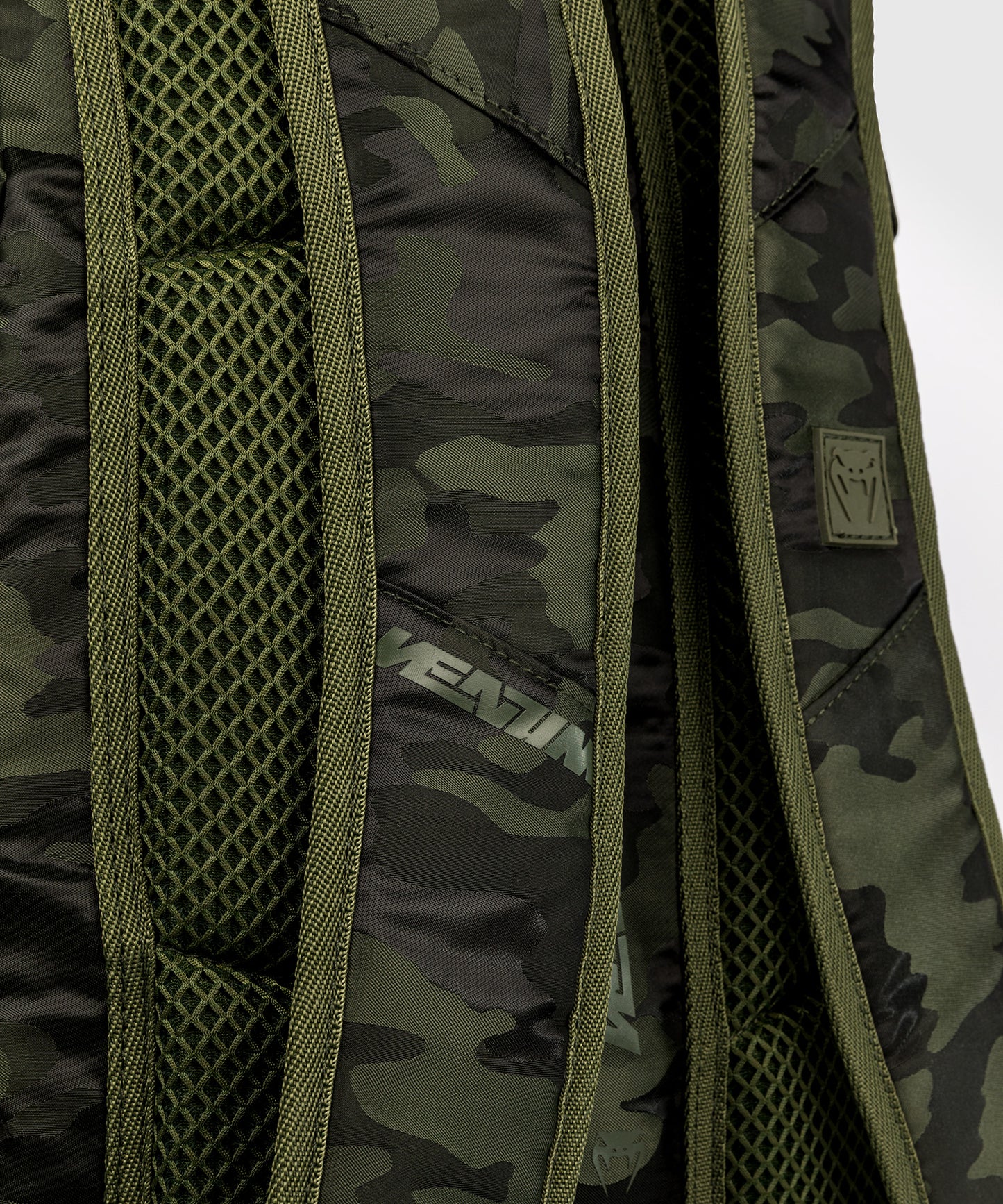 Venum Challenger Pro Mochila (20-25L) – Caqui/Camo