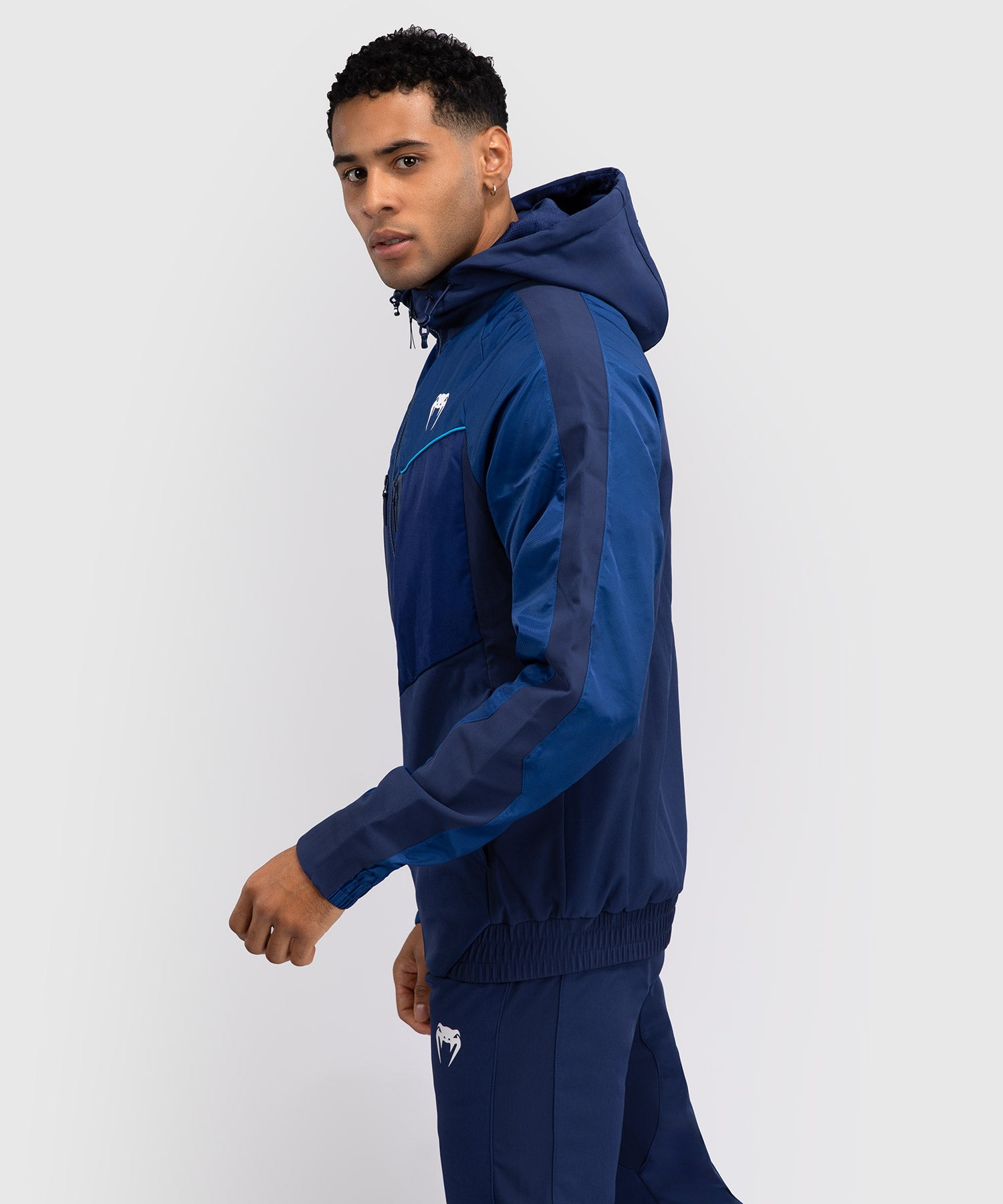 Sweat homme à capuche contenant du coton bio bleu fonce | GEMO Sweat homme à capuche contenant du coton bio bleu fonce | GEMO
