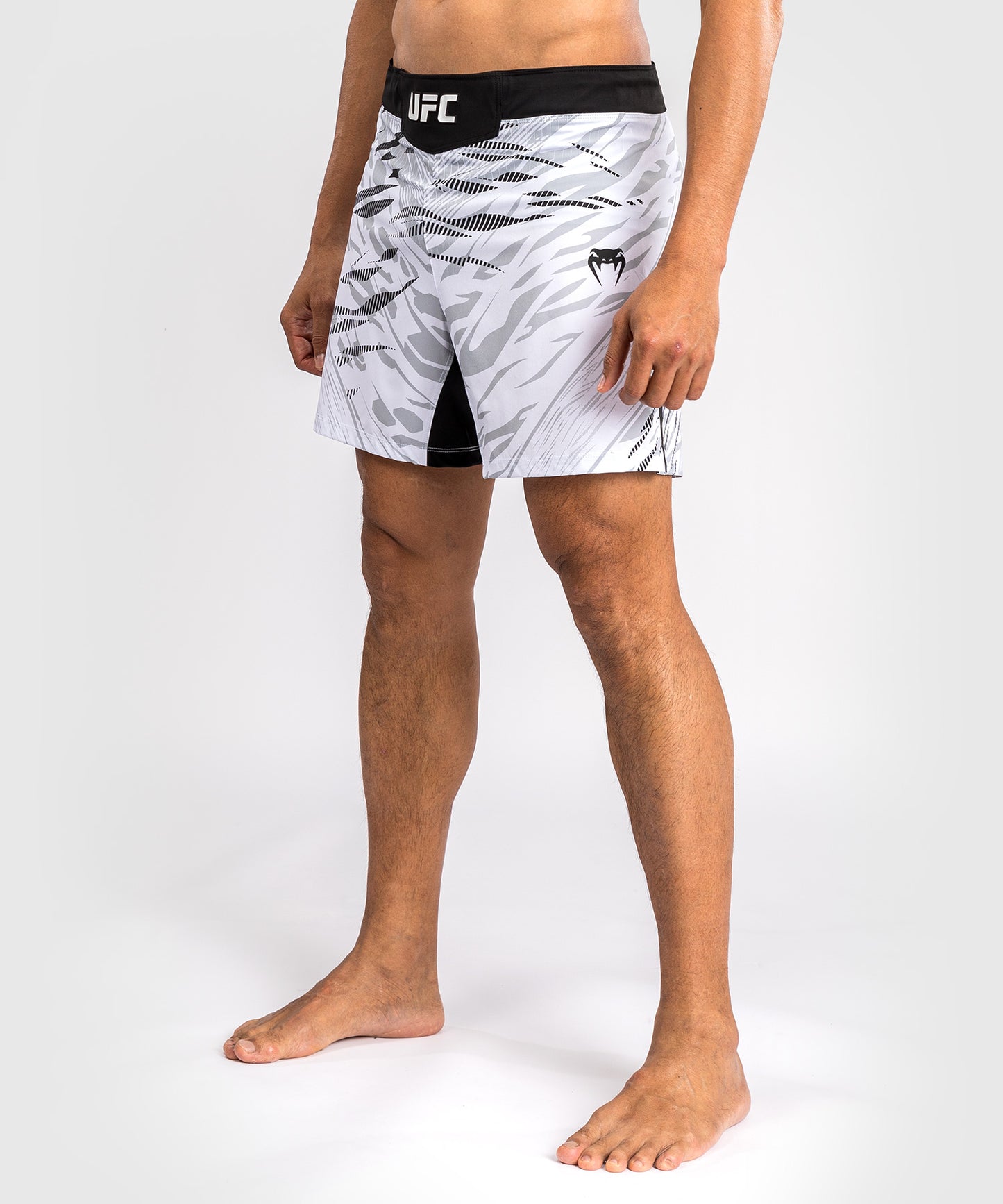 Shorts de Combat pour Hommes UFC Fusion by Venum Authentic Fight Night - Coupe Courte - Blanc