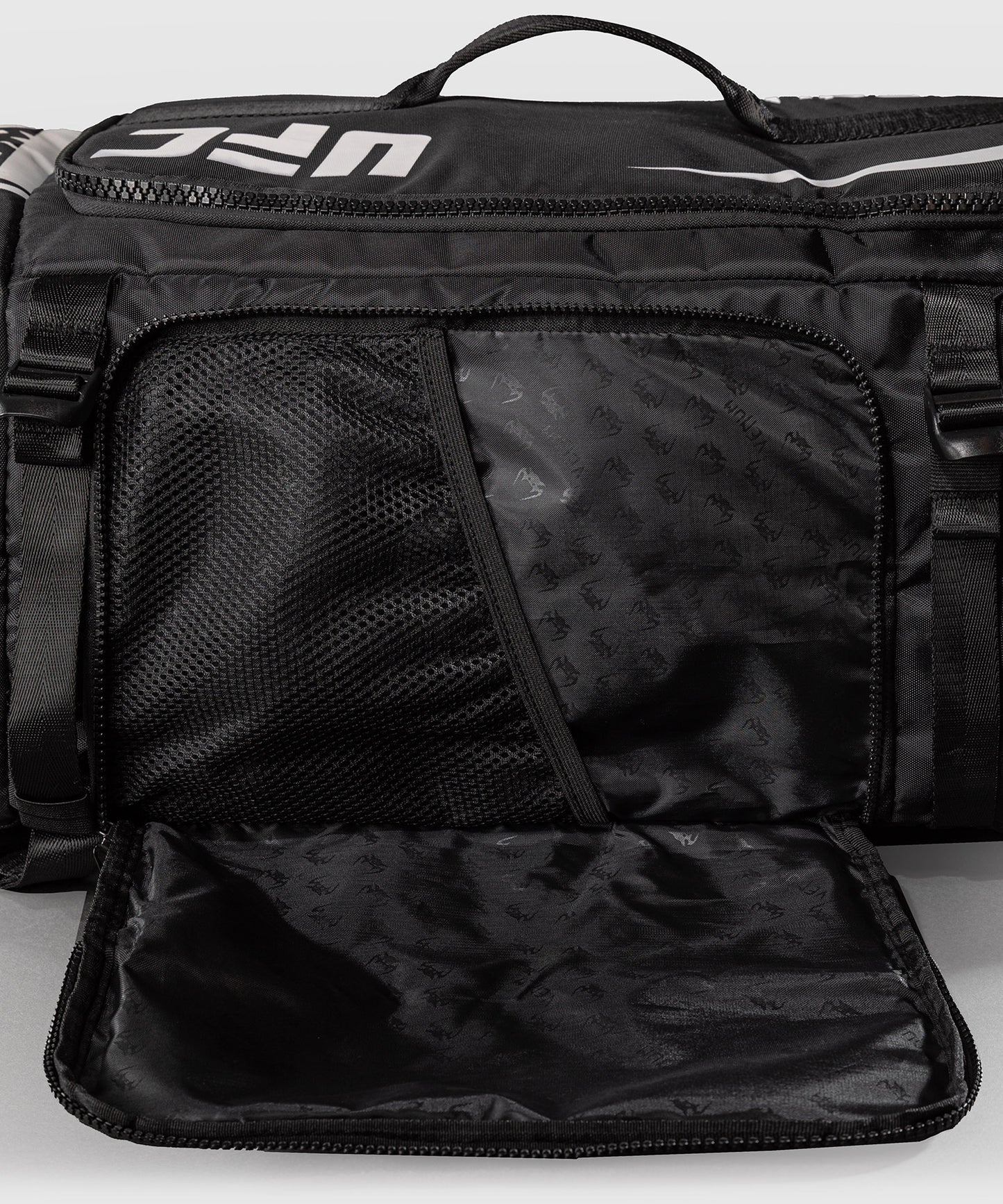 UFC Unity by Venum Authentic Fight Week Ausrüstungstasche – Schwarz/Weiß