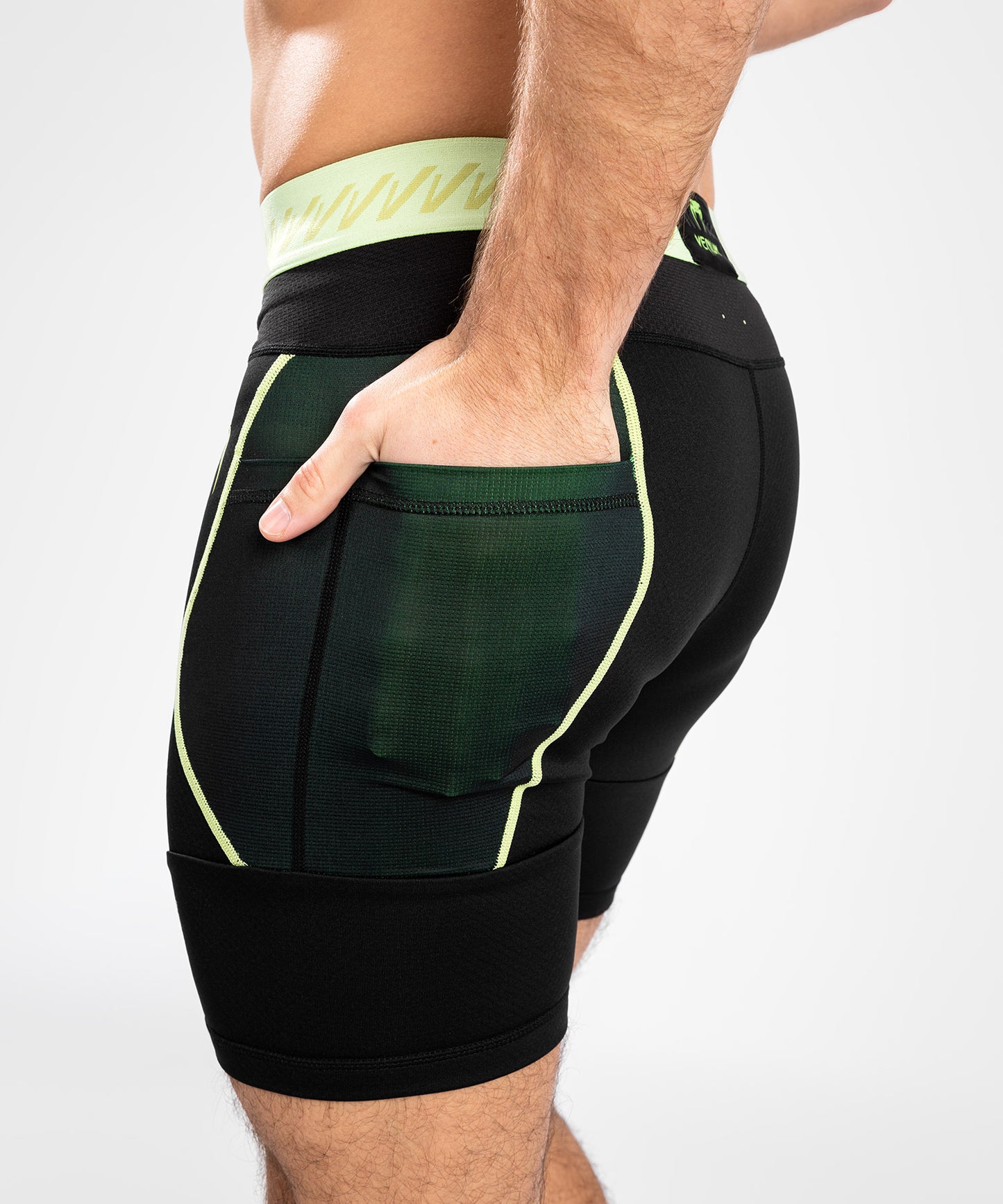 Short de compression pour Hommes Venum Fusion 2.0 - Noir/Jaune