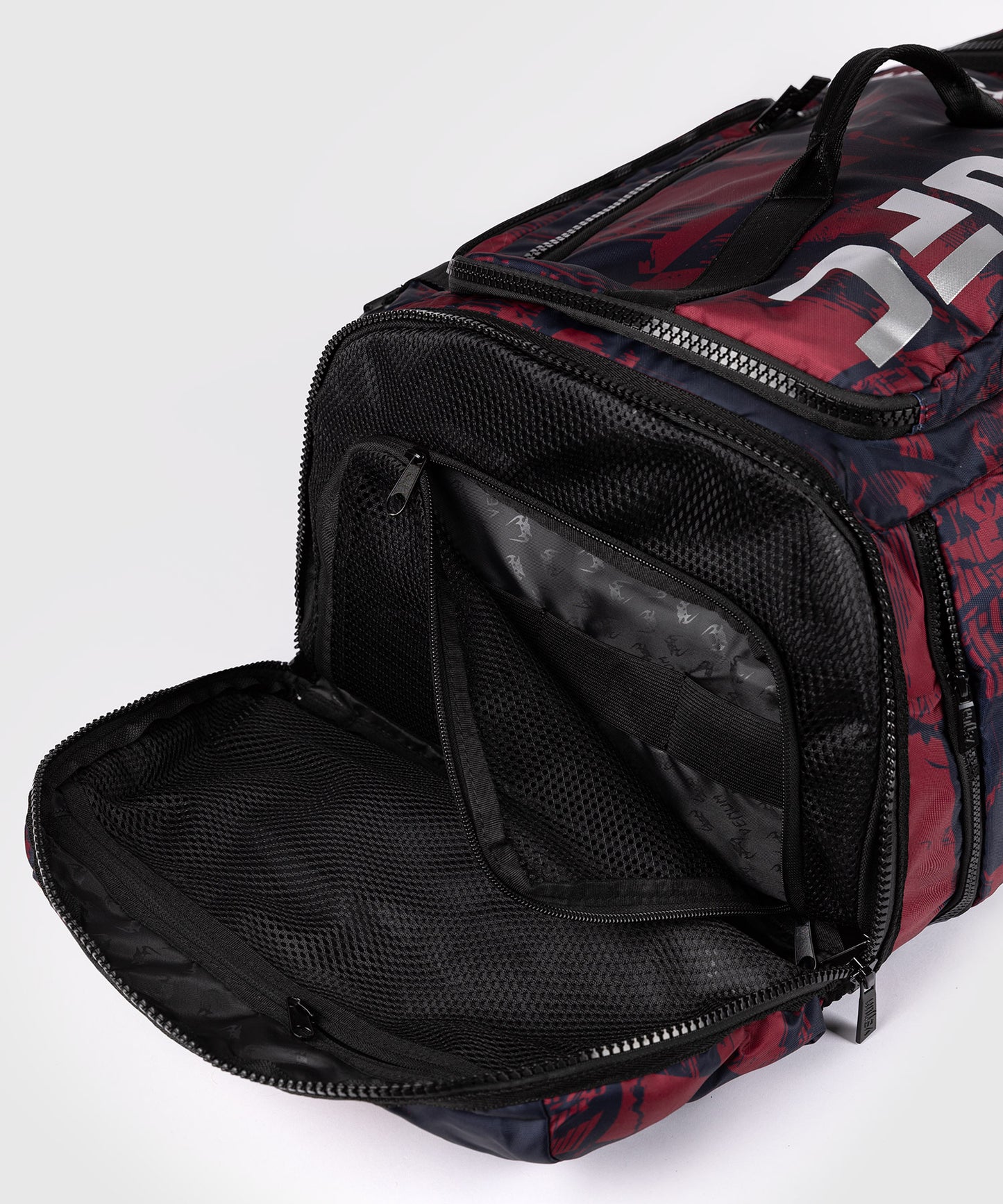 UFC Zenith by Venum Authentic Fight Week Bolsa de deporte - Burdeos (48L)