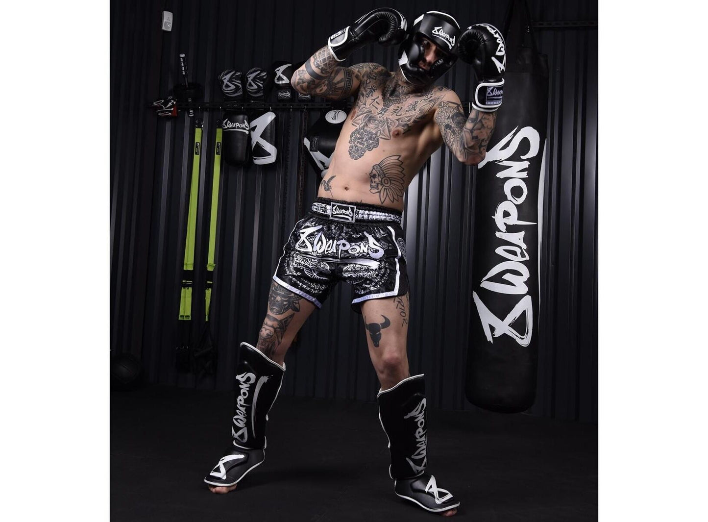 CASQUE DE BOXE - 8 WEAPONS UNLIMITED - Noir/Blanc