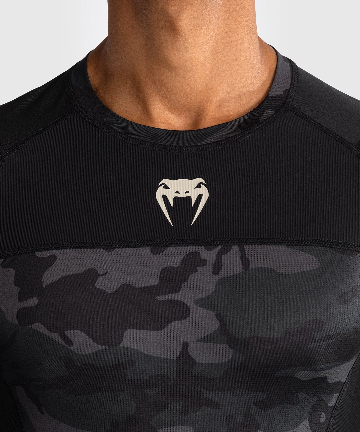 Rashguard à Manches Longues Venum G-Fit Air pour Hommes - Camo Urban