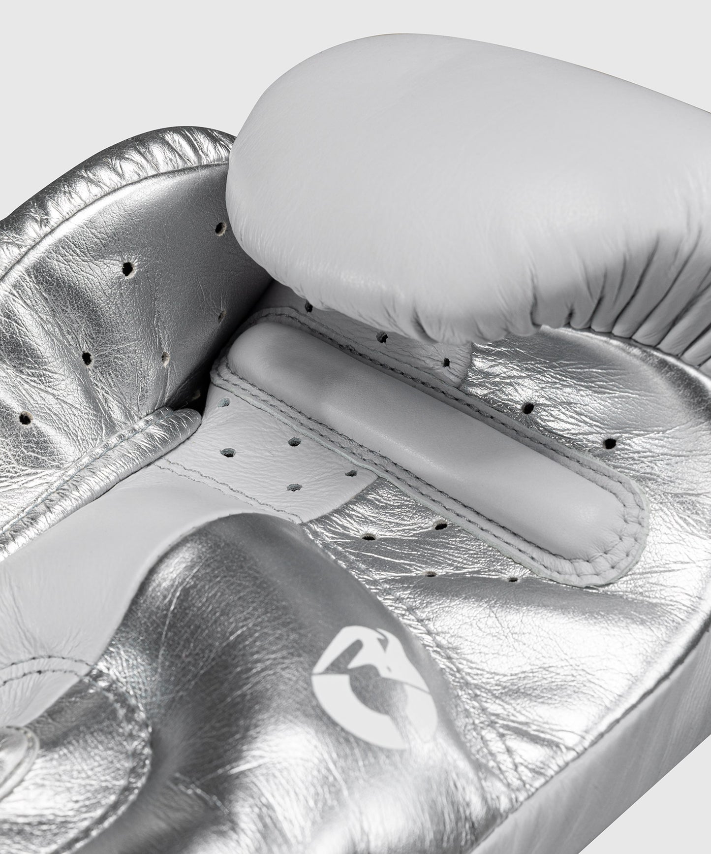Venum Giant 3.0 Boxing Gloves - Grey/Silver