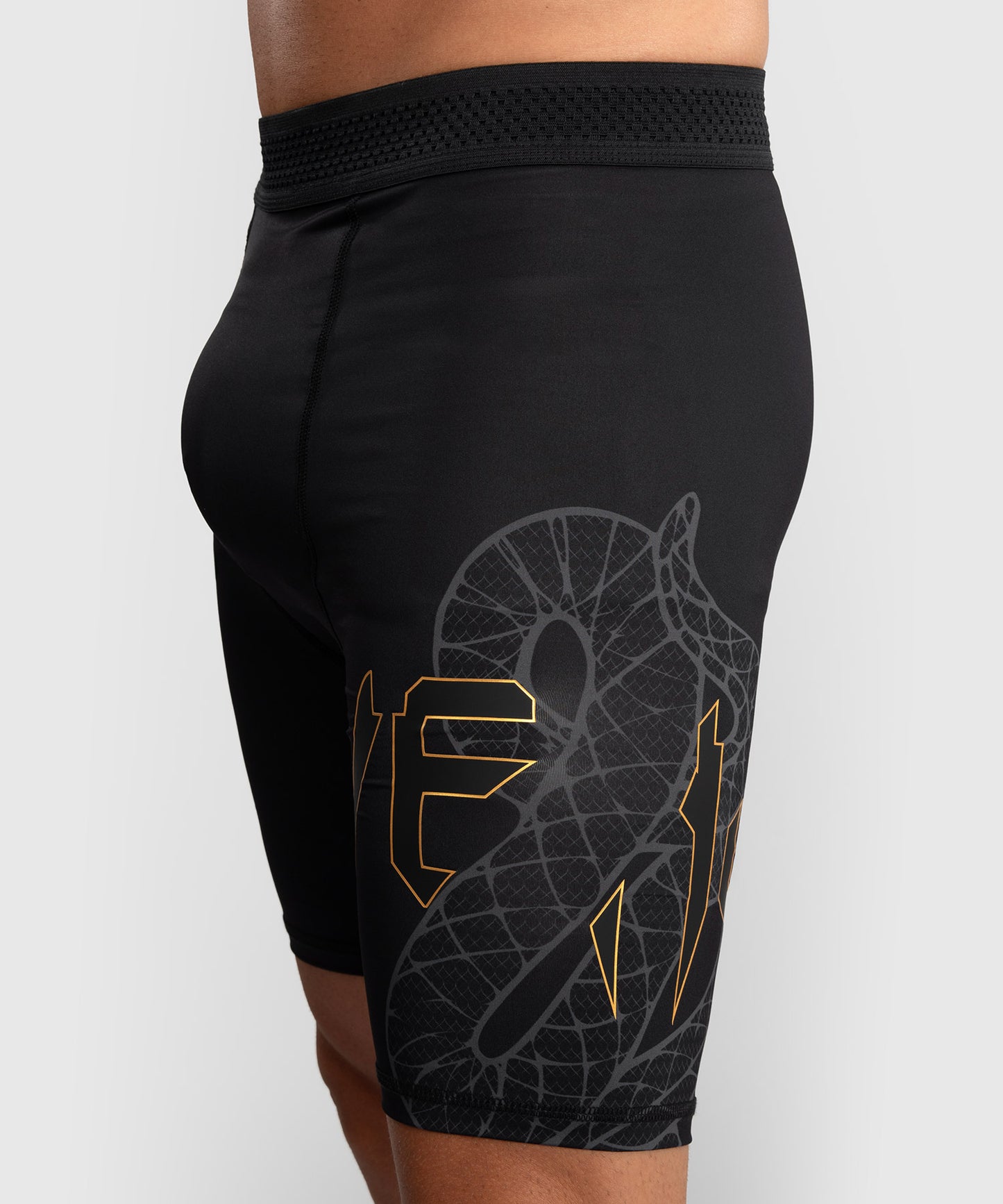 Short de Compression Venum Serpenti – Noir/Argent/Or