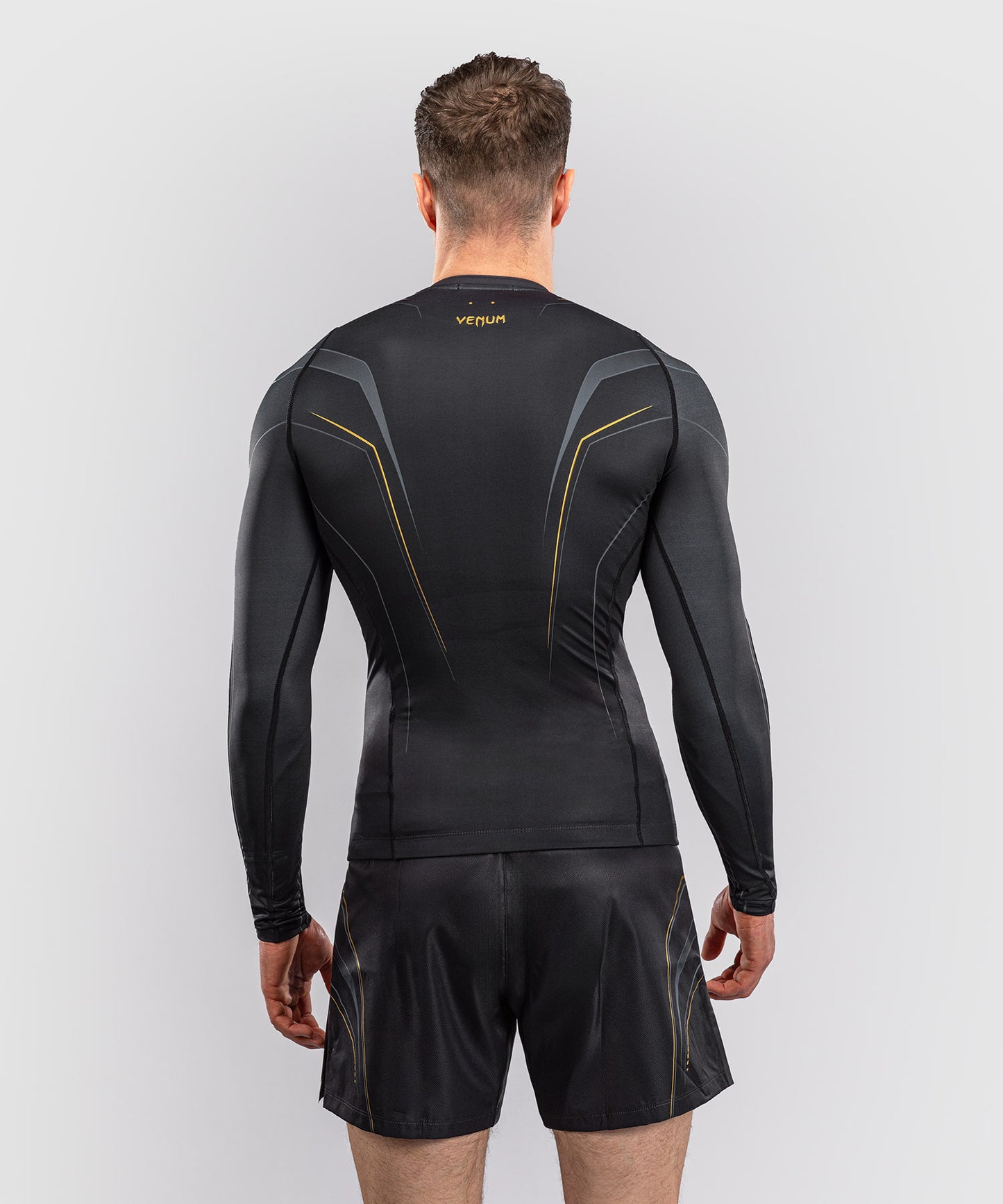 Venum Streamline Long Sleeve Rashguard - Black/Gold
