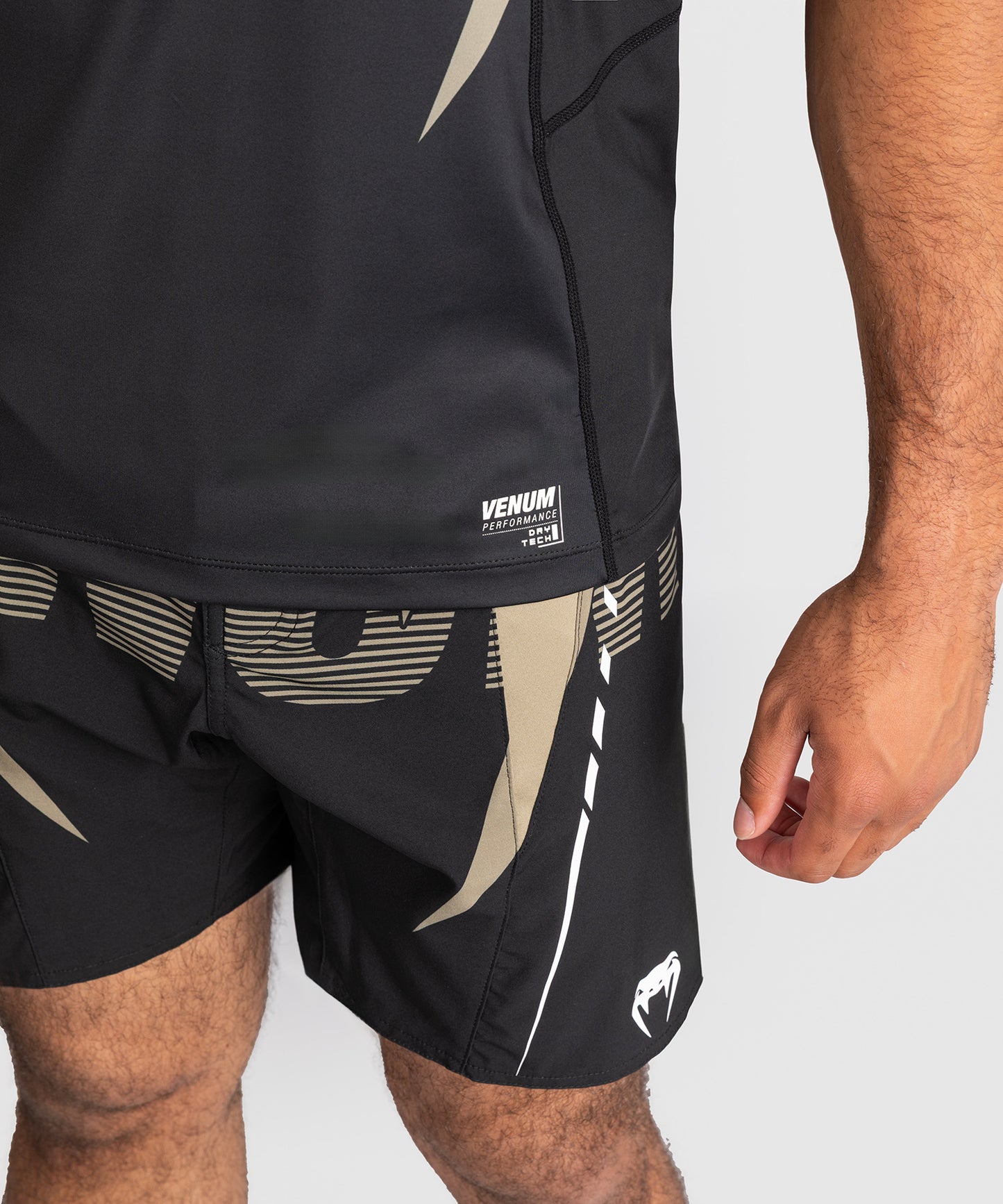 Venum Adrenaline Dry Tech T-Shirt – Nero/Sabbia