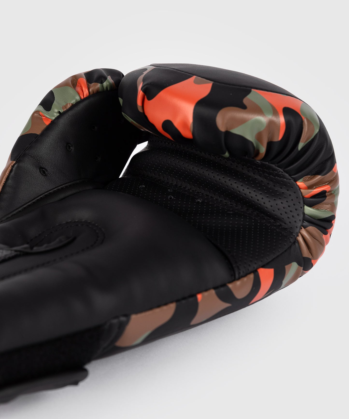 Venum Jungle Ops boxing gloves - Khaki Camo