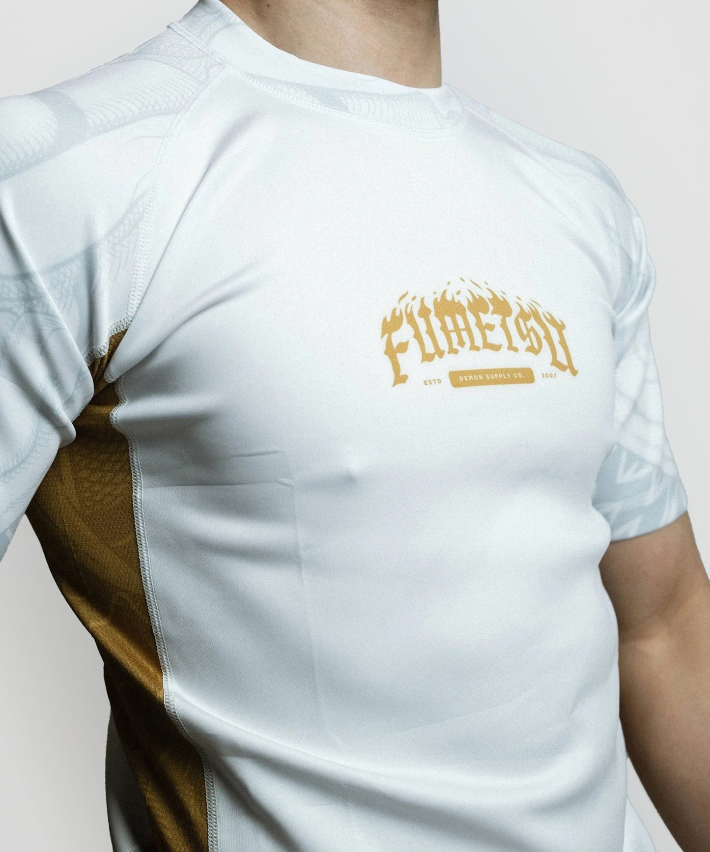 Fumetsu Oni Short Sleeve Rashguard - White/Gold/Grey