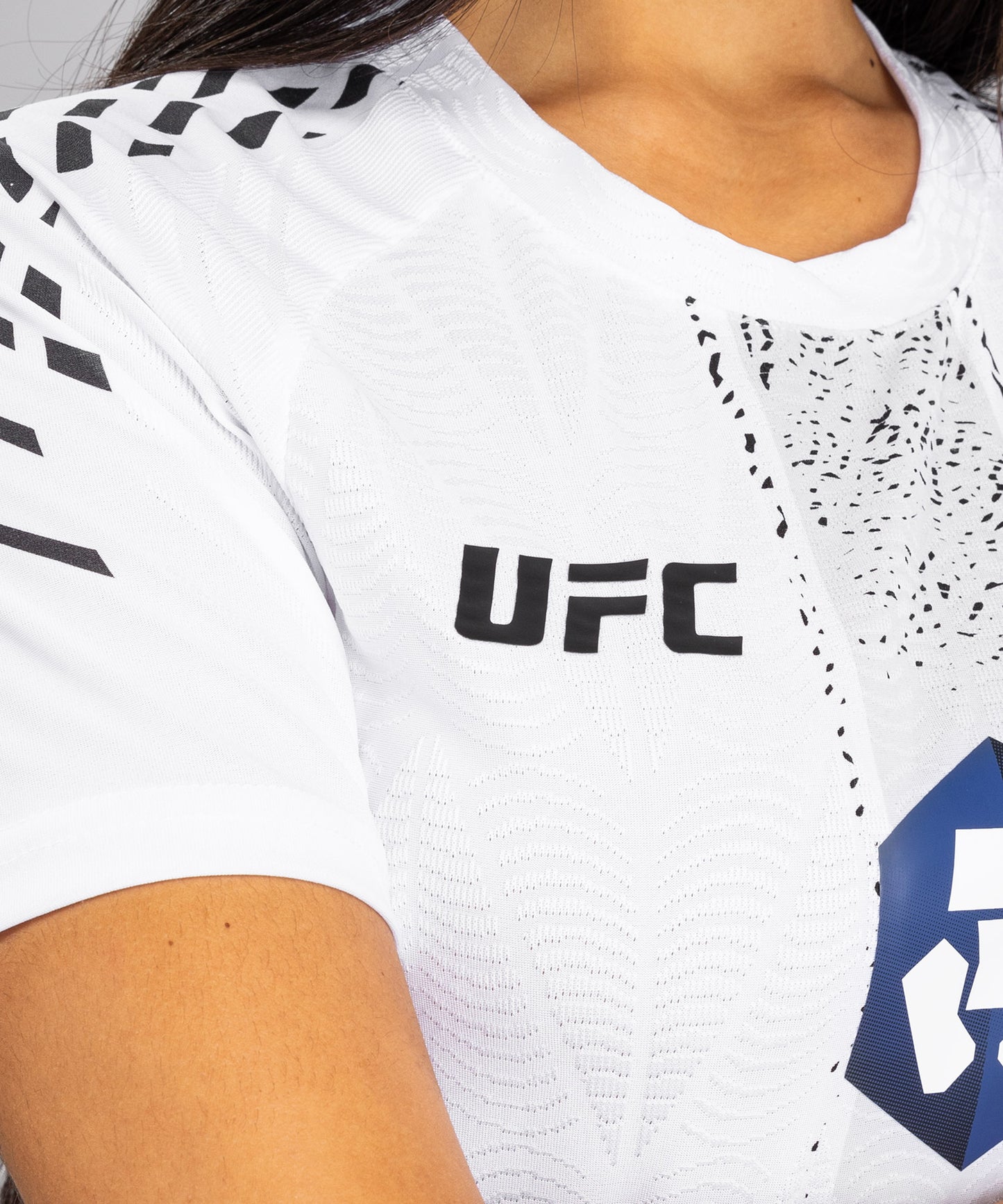 UFC Zenith by Venum Authentic Fight Night Offizielles Walkout-Trikot Damen - Weiß