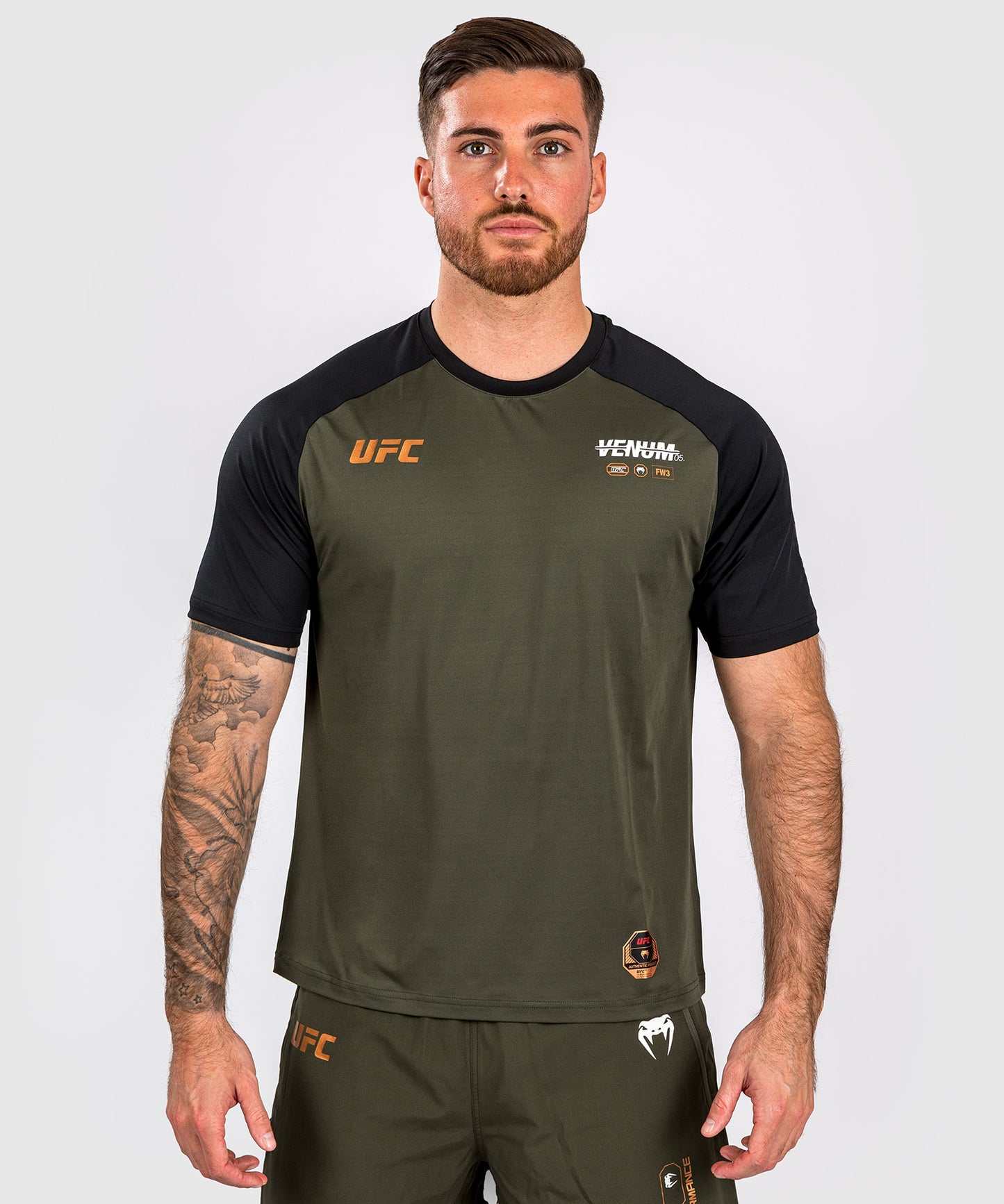 T-shirt Dry-tech pour Hommes UFC Adrenaline by Venum Fight Week - Kaki/Bronze