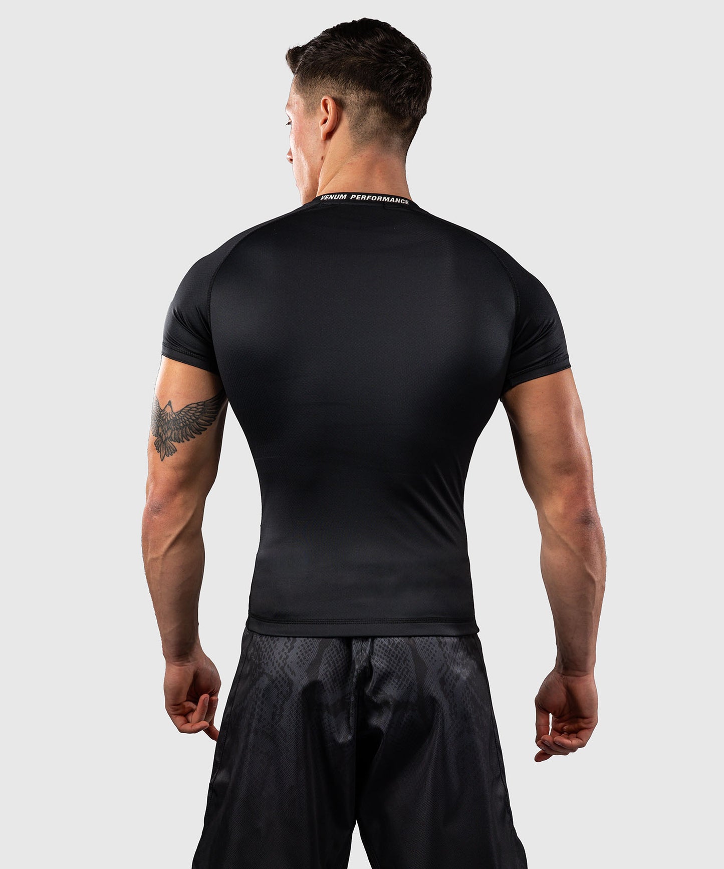 Venum Edge Rashguard a Maniche Corte – Nero/Sabbia