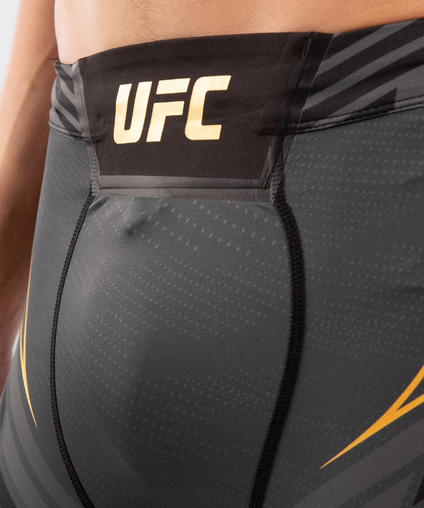 Short de compression pour Hommes UFC Venum Authentic Fight Night - Coupe Courte - Champion