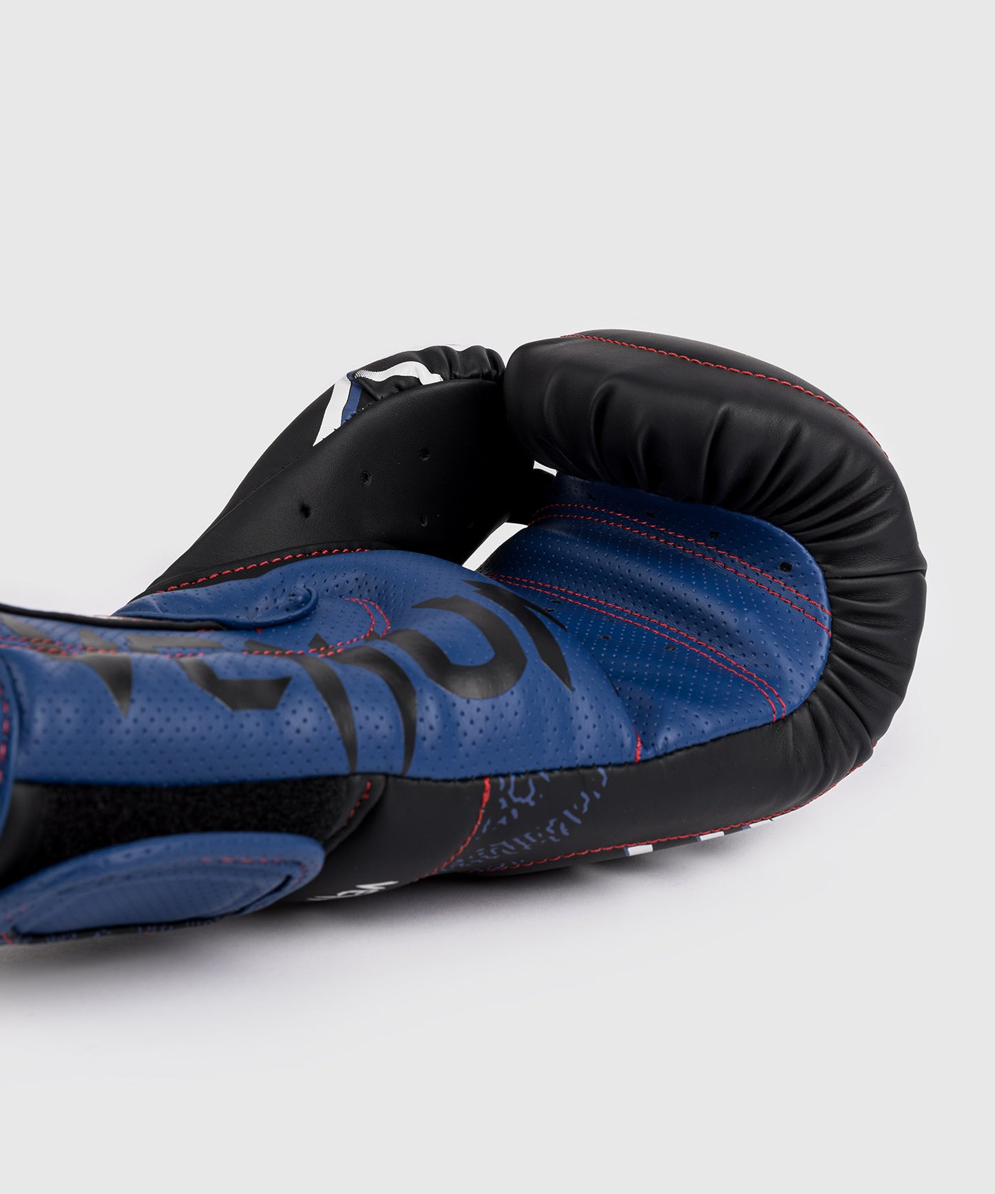 Venum x Tekken 8 Boxing Gloves - Jin Kazama - Blue/Black/White