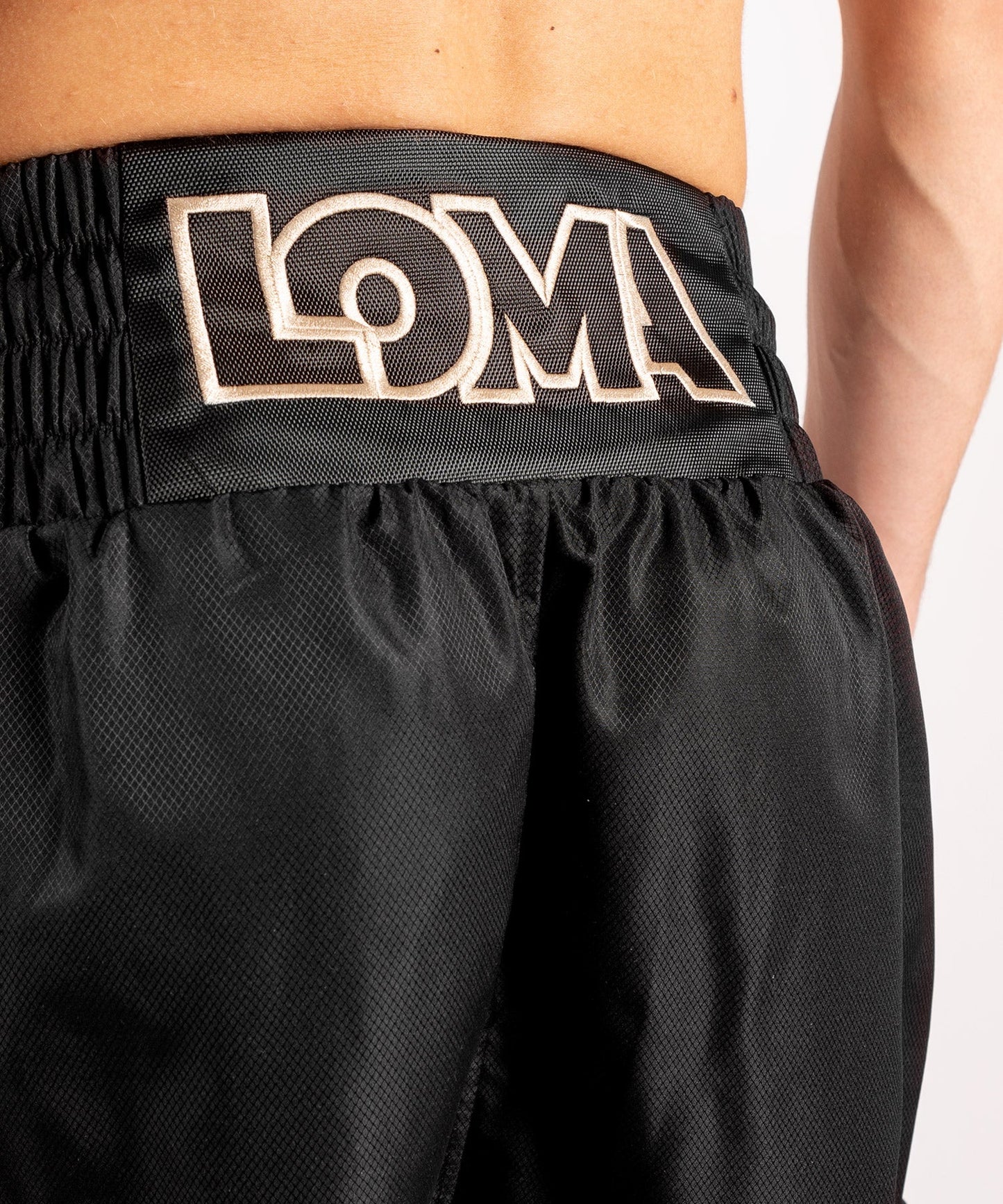 Venum Arrow boxing shorts - Black/White