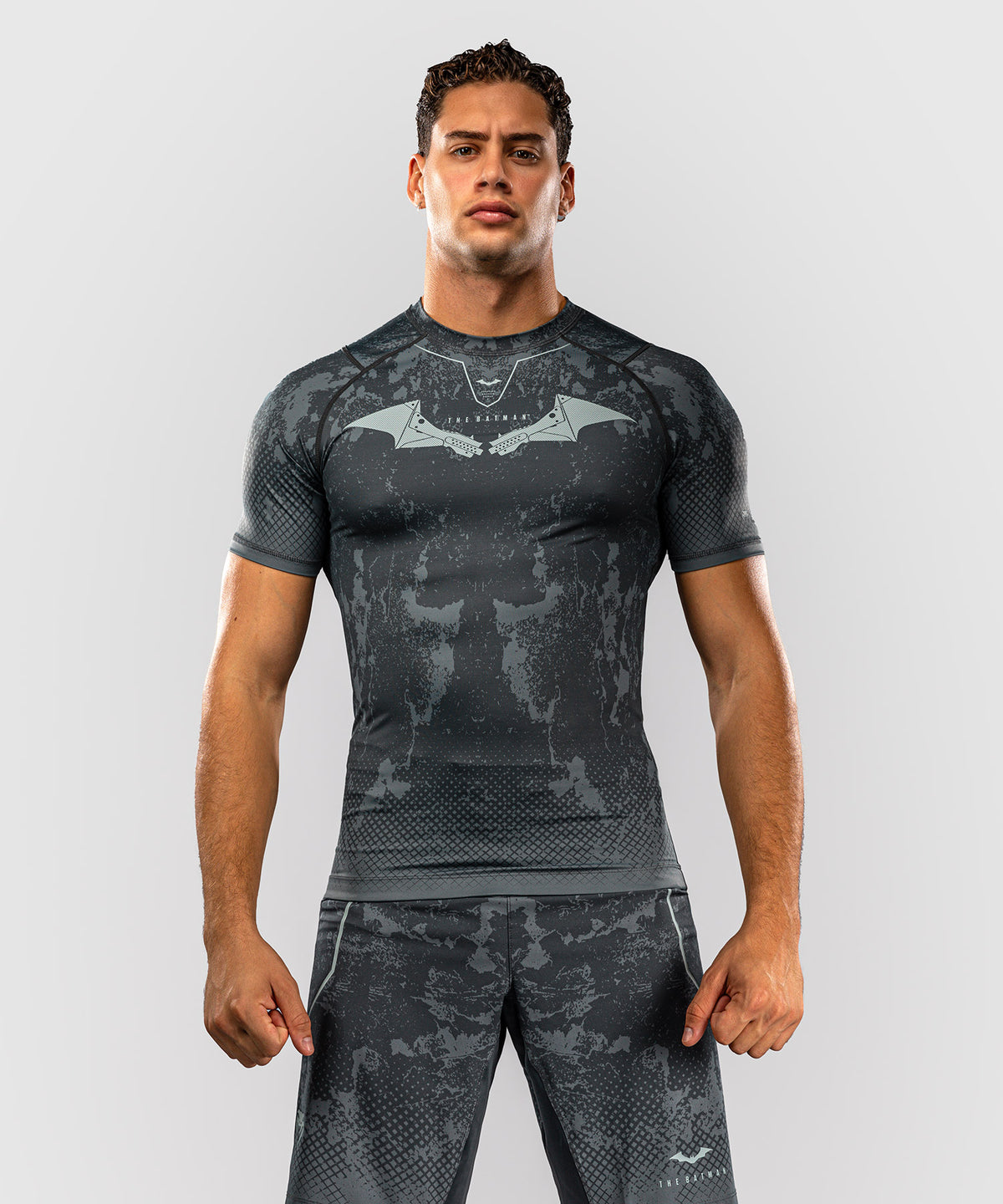 Venum x Batman Rashguard de manga corta - Gris