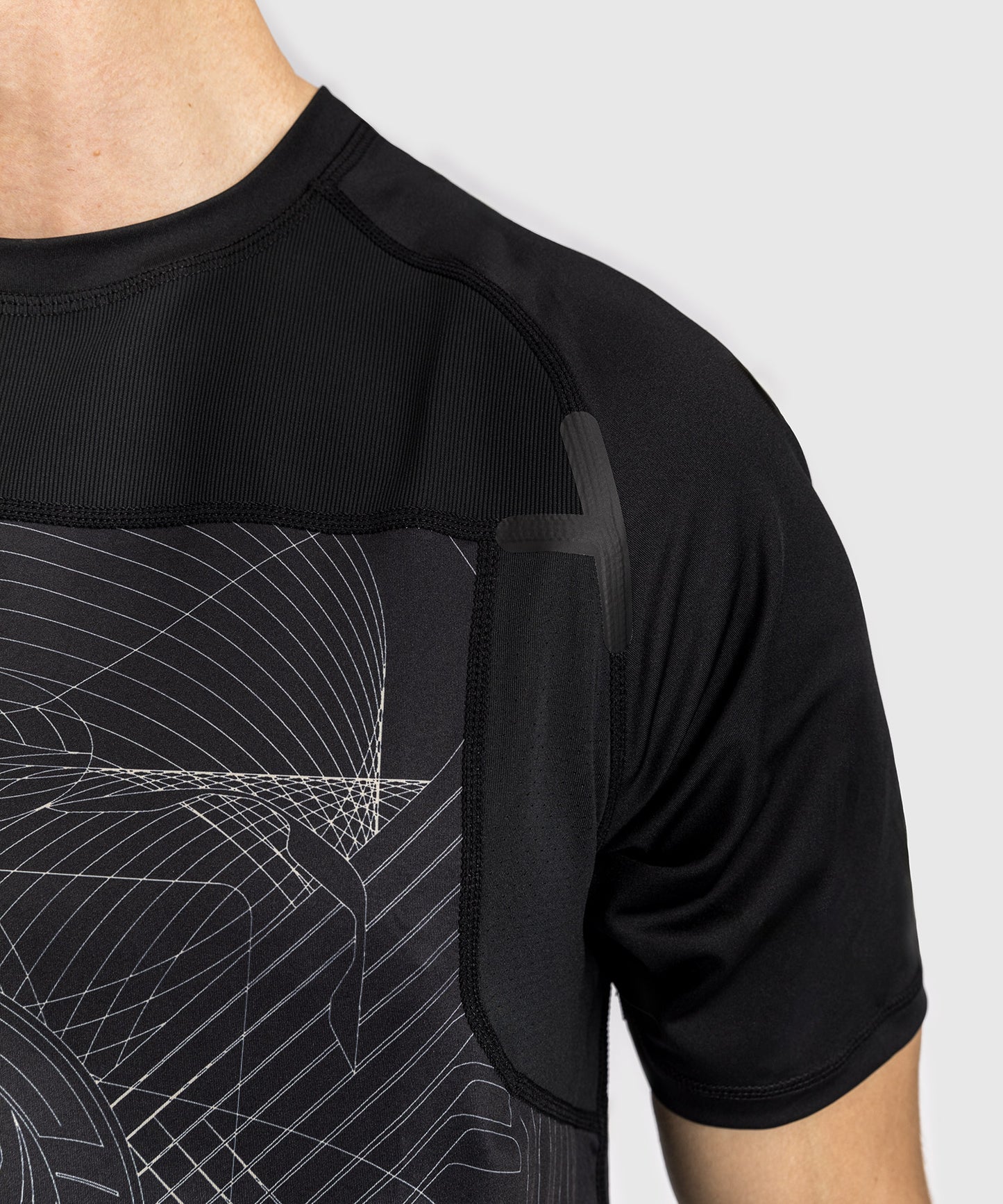 T-Shirt Dry-Tech Venum G-Fit Air pour Hommes - Noir Intense/Sable Désert