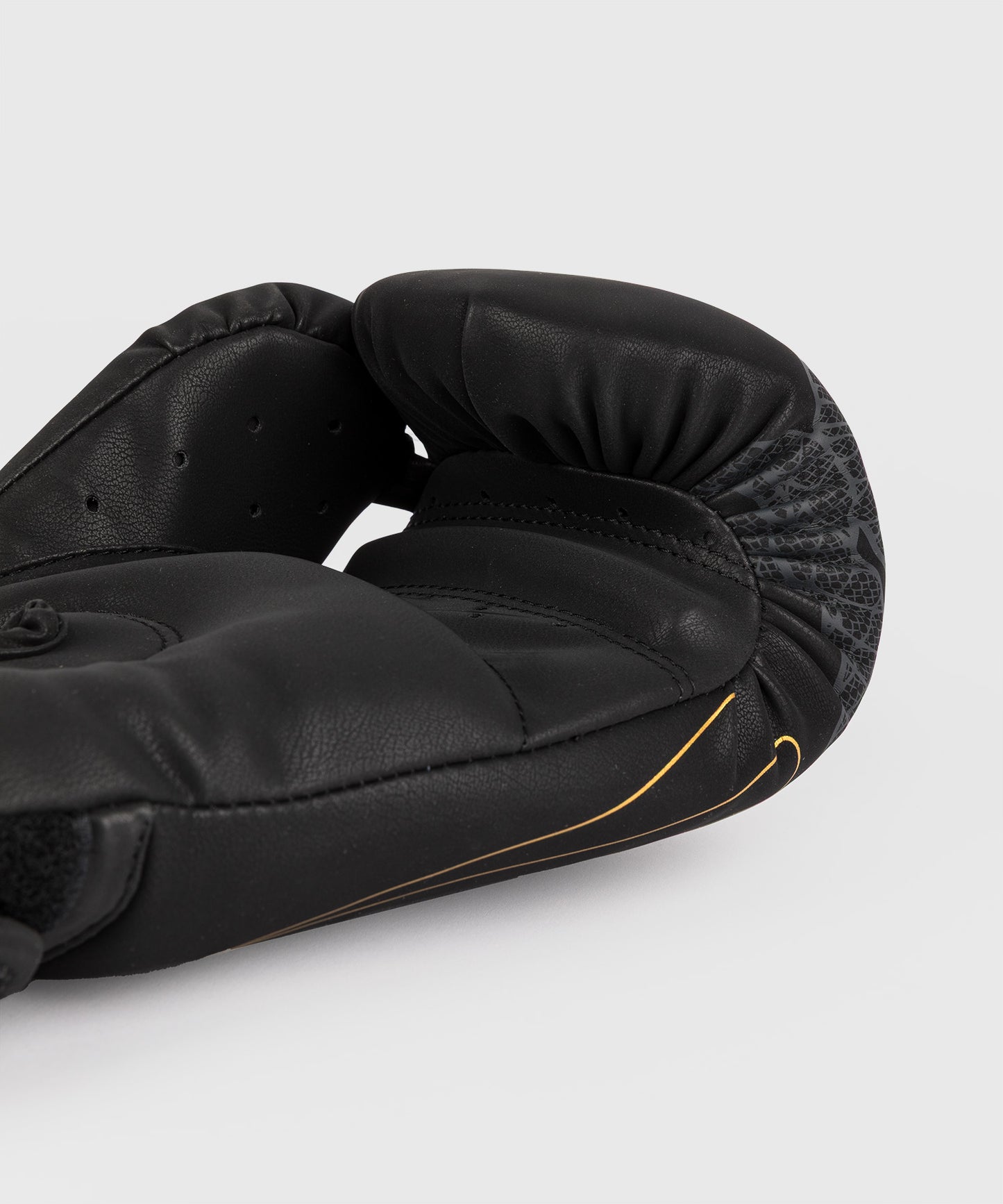 Gants de Boxe Venum Serpenti – Noir/Argent/Or