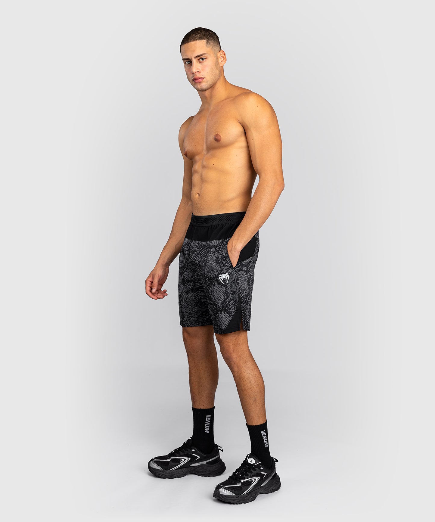 Venum G-Fit Short de Entrenamiento – Negro/Gris Carbón
