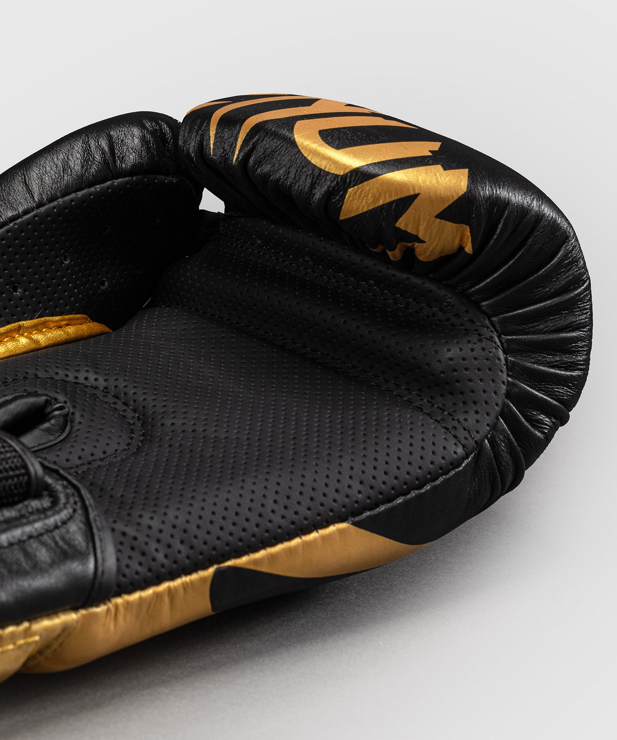 Venum Reverso Guantes de Boxeo – Negro/Oro