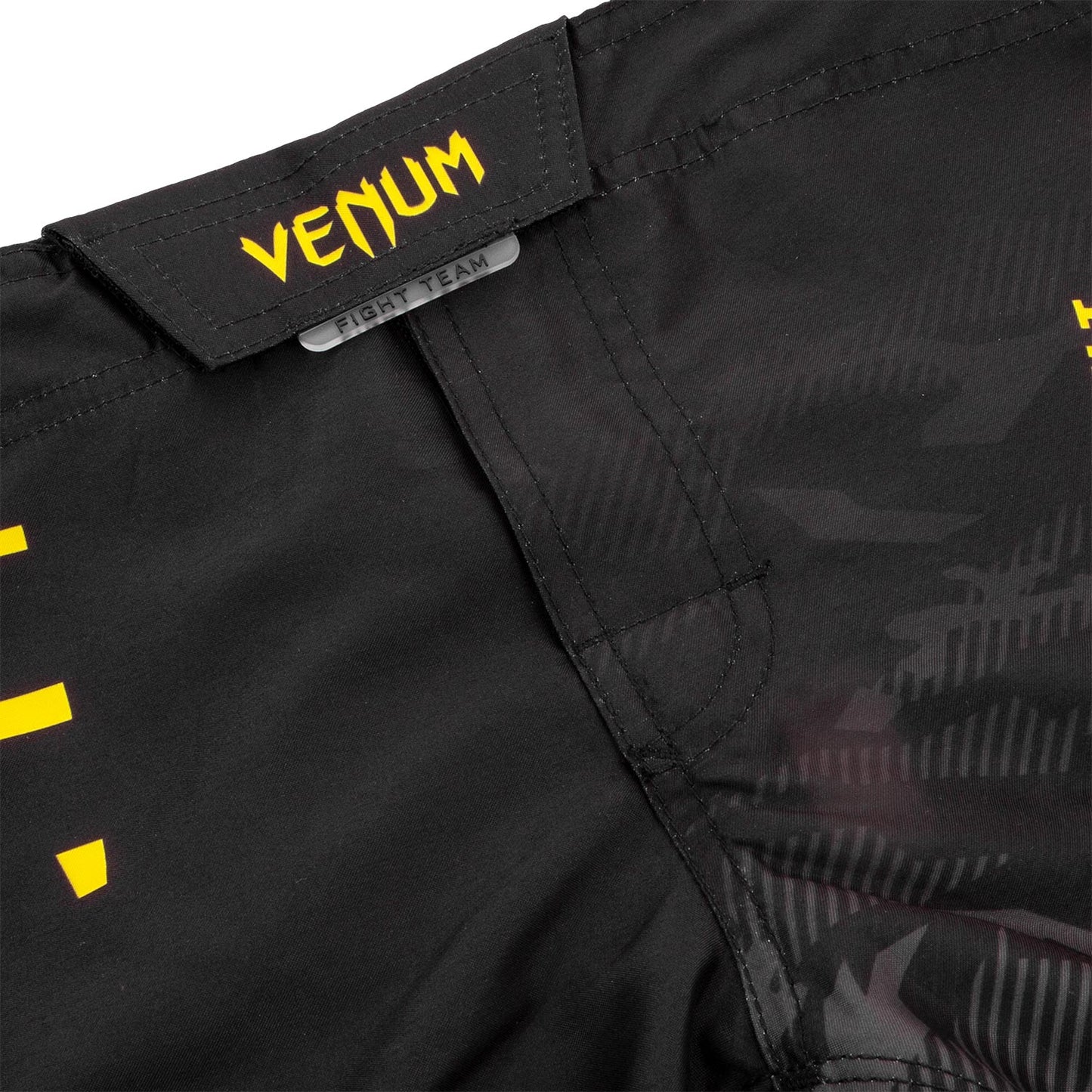 Venum Okinawa 2.0 Kids Fightshorts - Black/Yellow - Exclusive