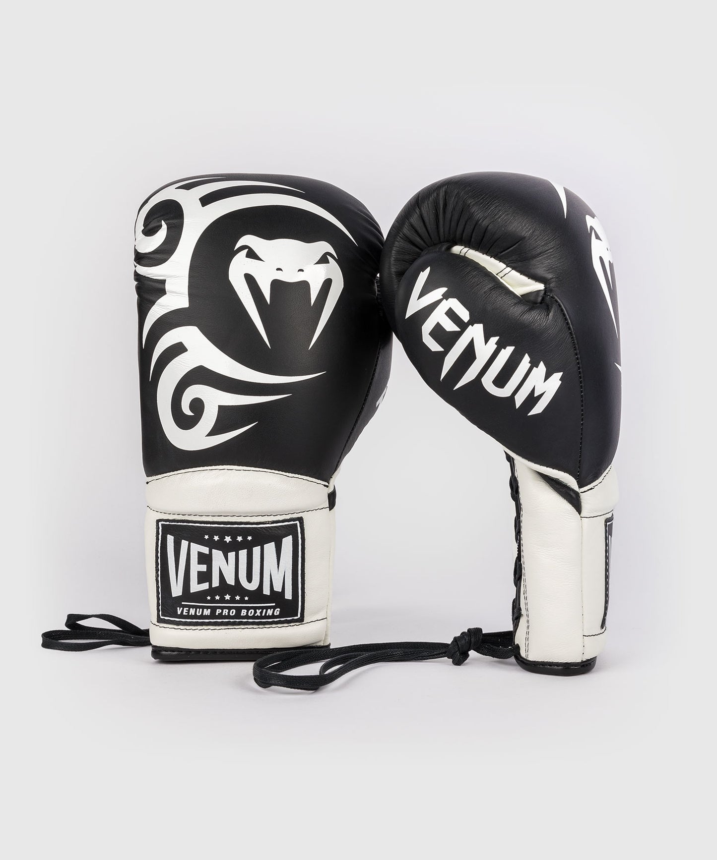 Guantoni da boxe Venum X Mike Tyson Pro con lacci - Nero/Bianco