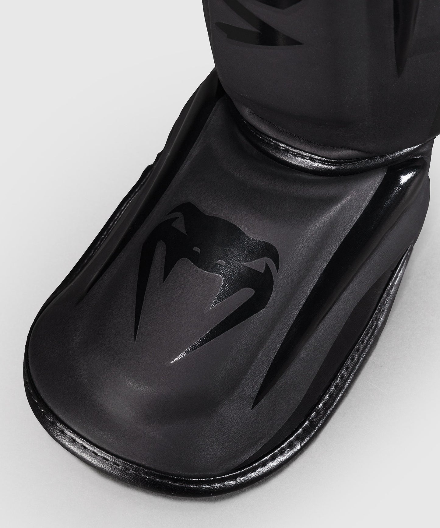 Venum Elite Standup Shin Guards - Matt/Schwarz