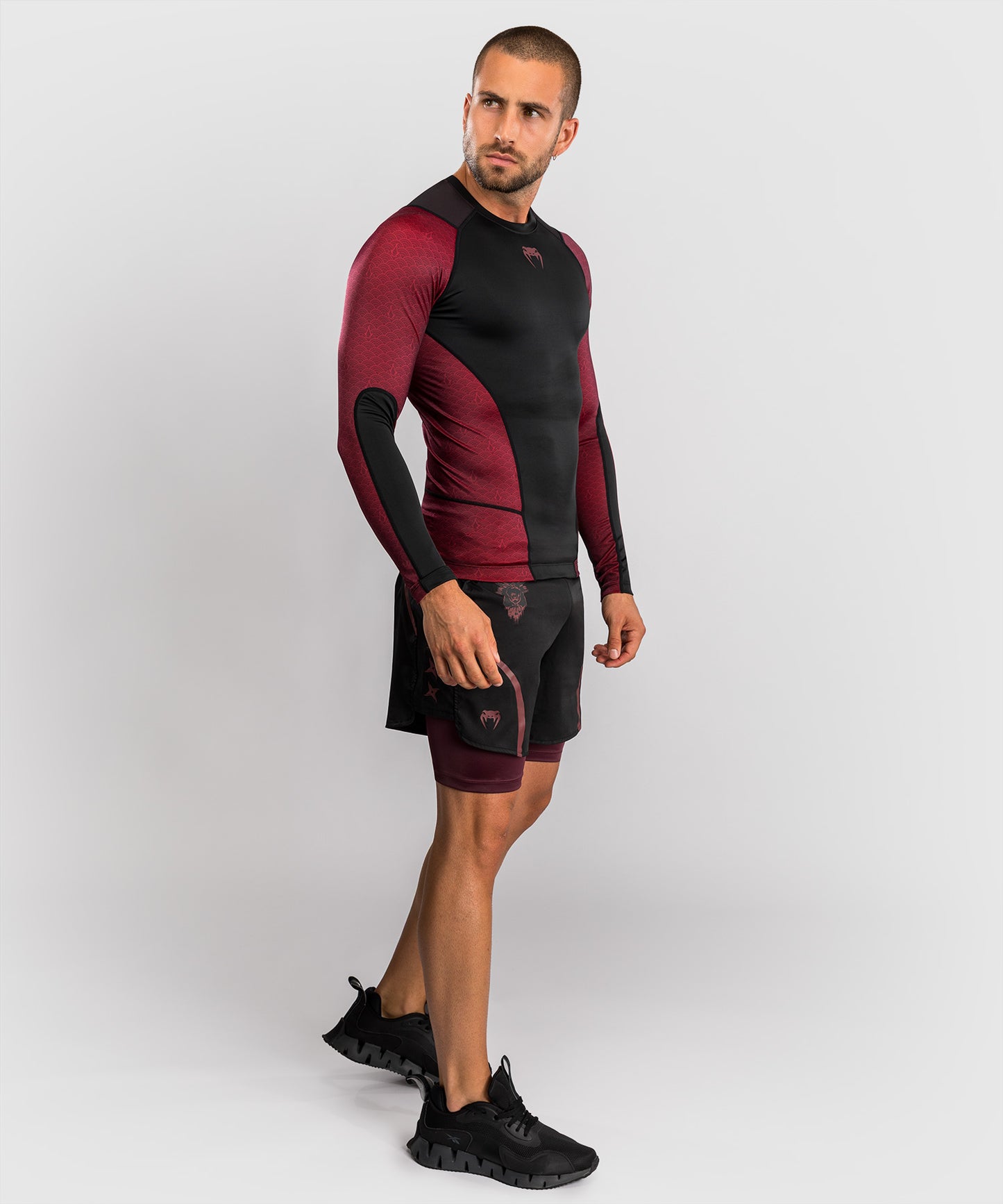 Venum x Assassin's Creed: Shadows Men's Long Sleeve Rashguard - Bordeaux/Black