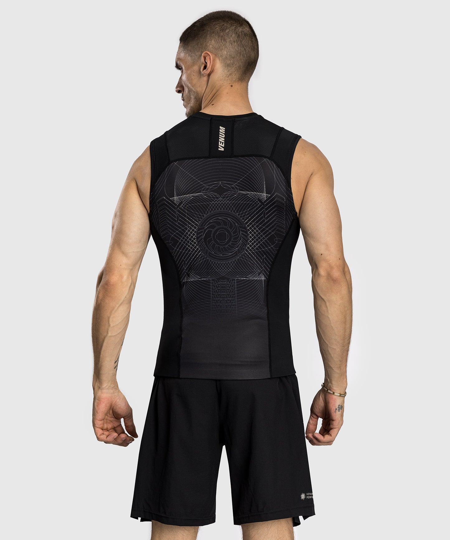 Venum G-Fit Air Herren Ärmelloses Rashguard - Tiefschwarz/Wüstensand