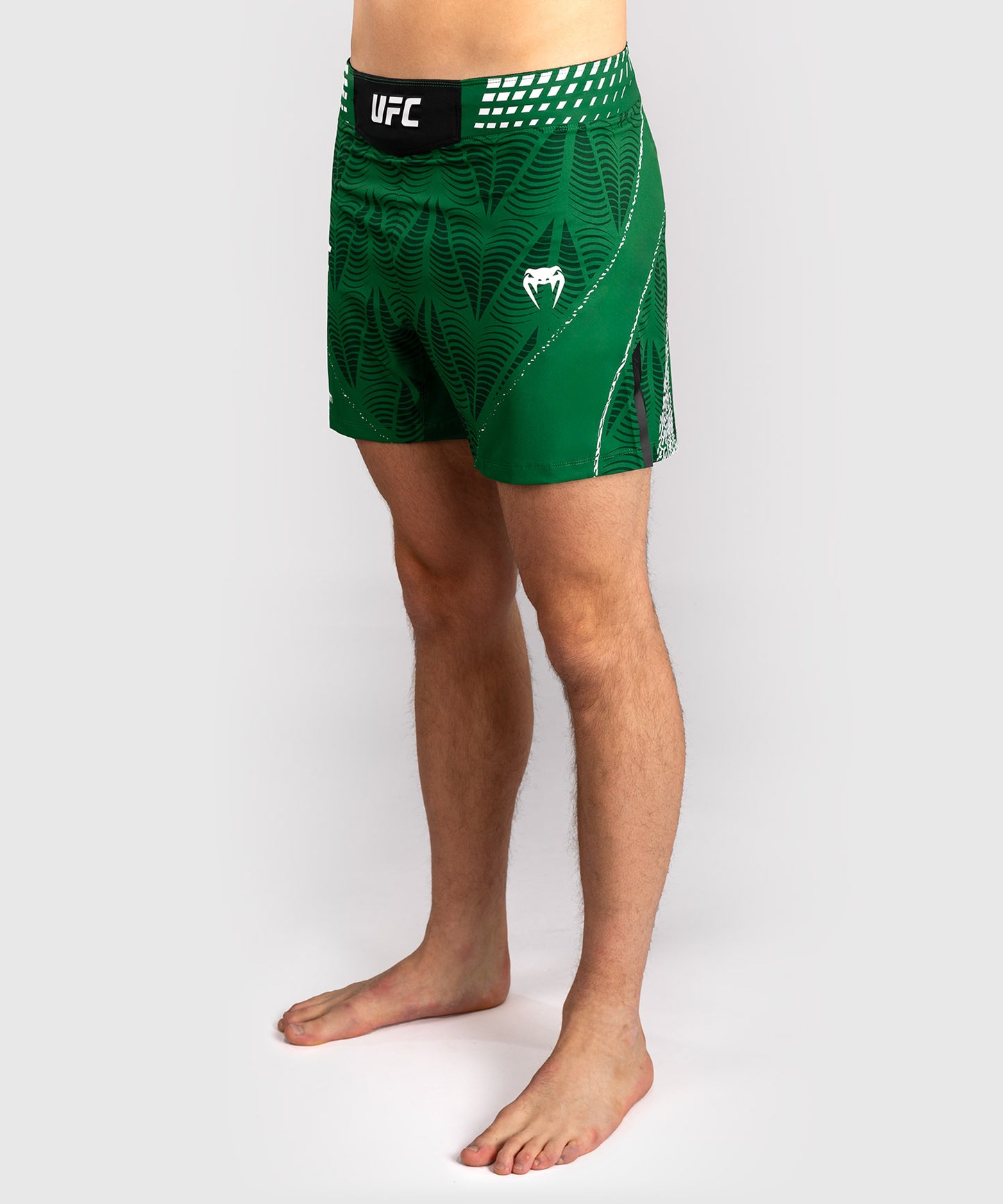 UFC Zenith by Venum Authentic Fight Night Short de pelea ajuste corto Hombre - Verde
