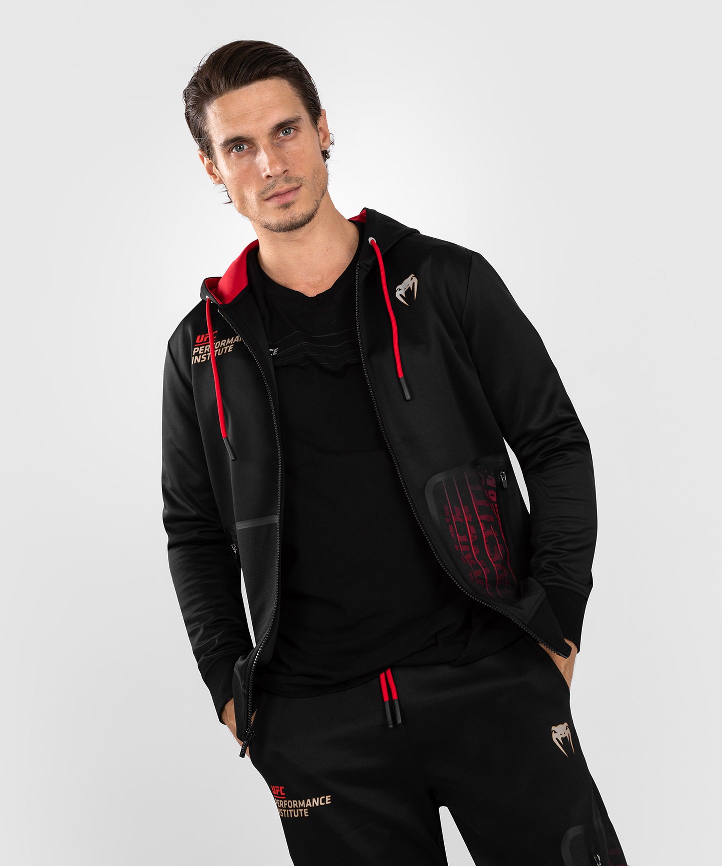 Sweatshirt à capuche UFC Venum  Performance Institute 2.0  - Noir/Rouge
