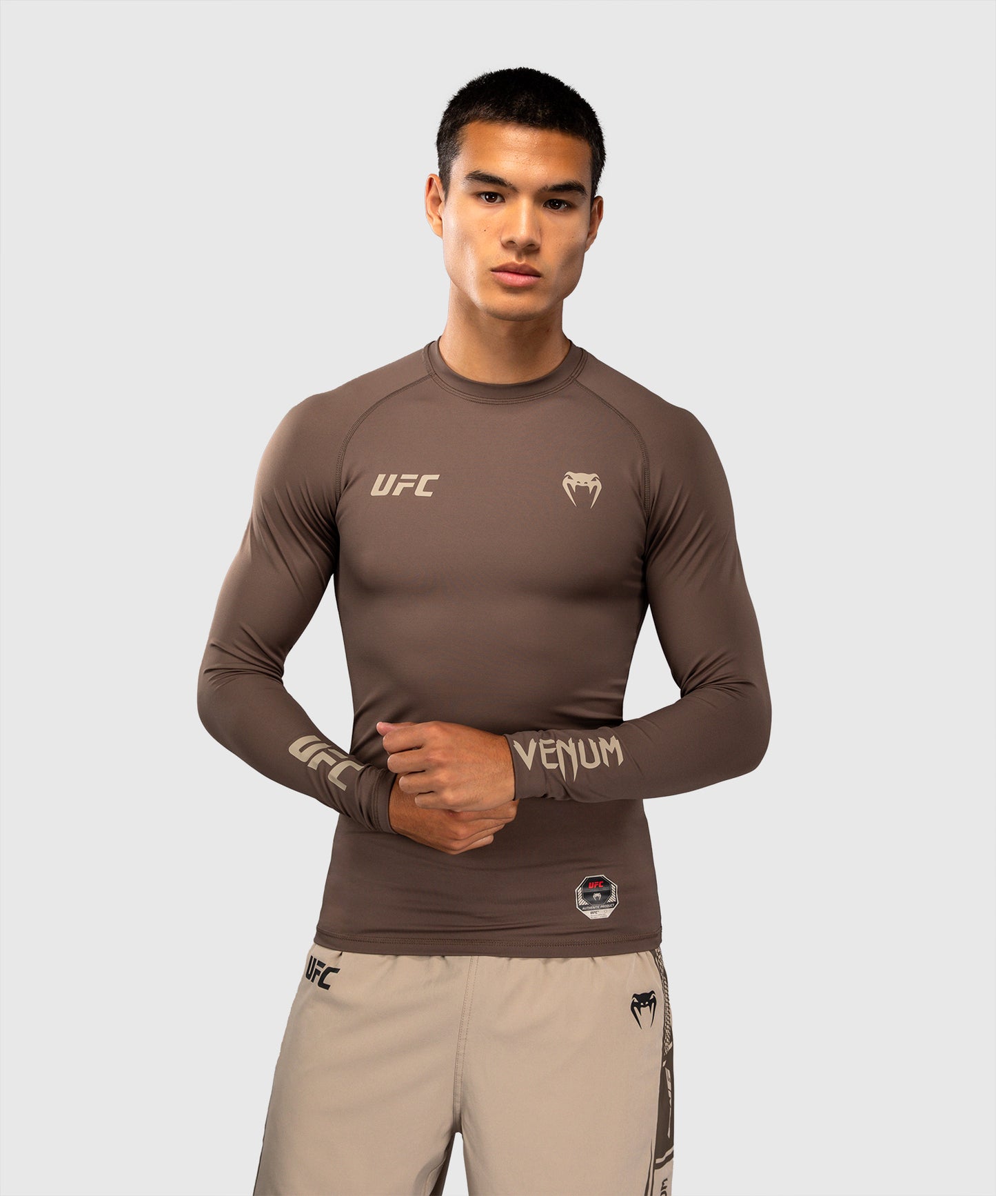 Venum UFC Unity by Venum Authentic Fight Week Rashguard Técnico de Manga Larga para Hombre - Marrón