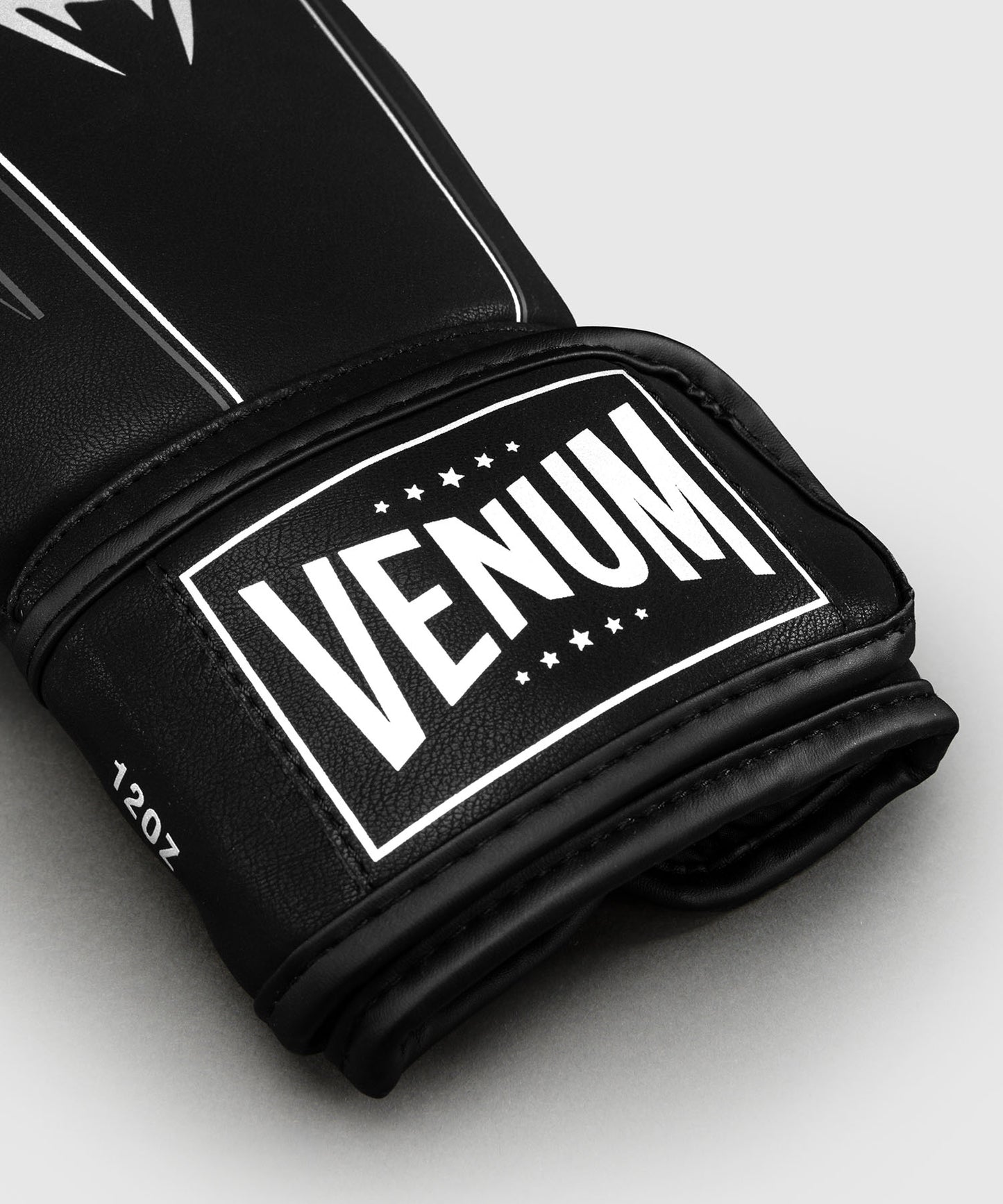 Gants de boxe Venum Streamline – Noir/Blanc