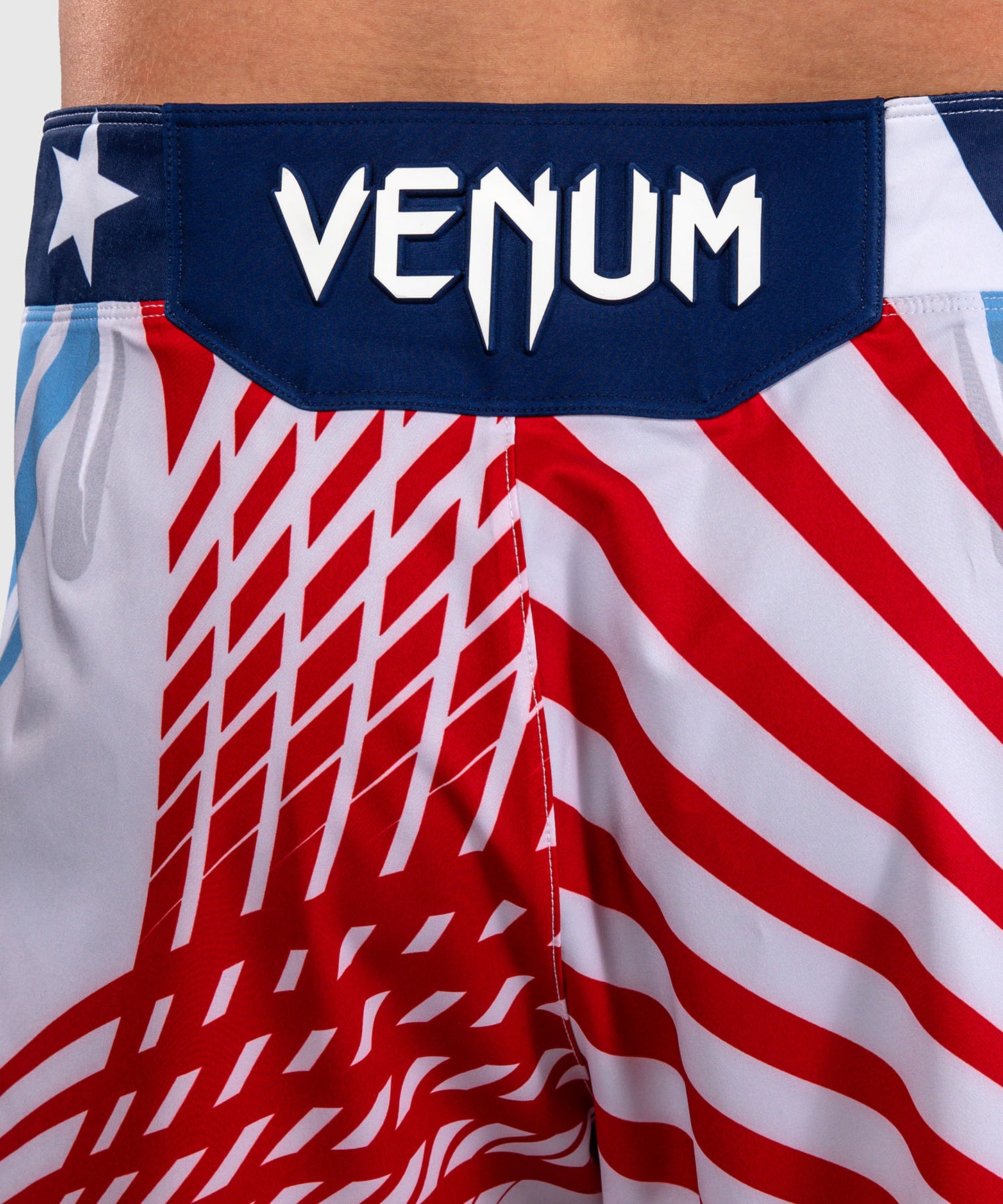 Official UFC Freedom 250 by Venum Authentic Fight Night Fight Shorts de ajuste largo para hombre - Blanco