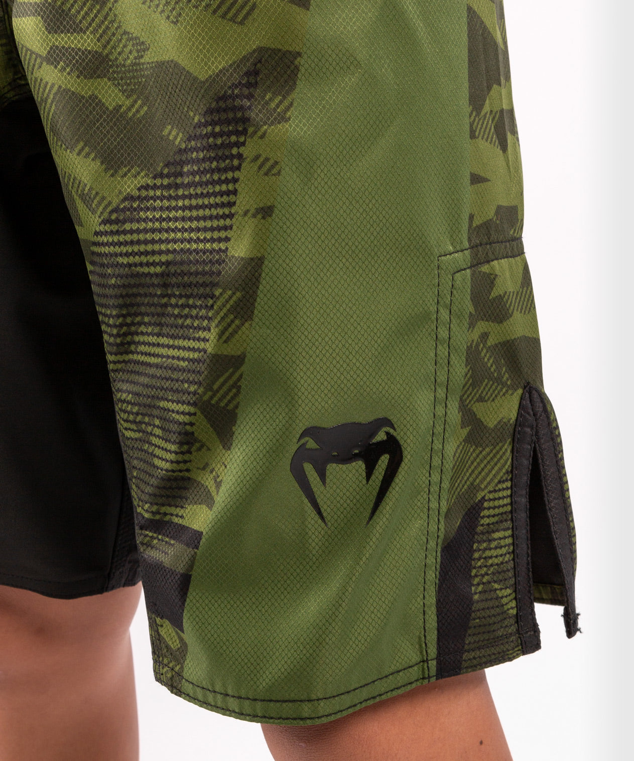 Venum Trooper Kinder Fightshorts - Forest Camo/Schwarz
