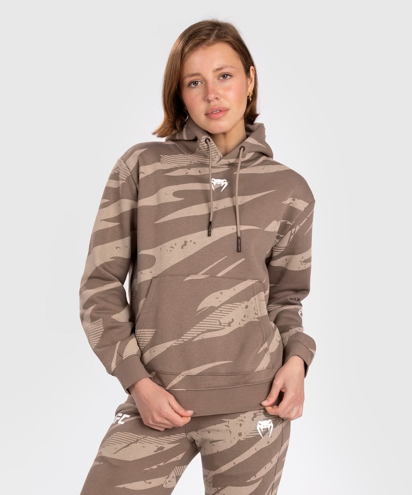 UFC Adrenaline by Venum Fight Week Felpa Con Cappuccio per Donna - Desert Camo