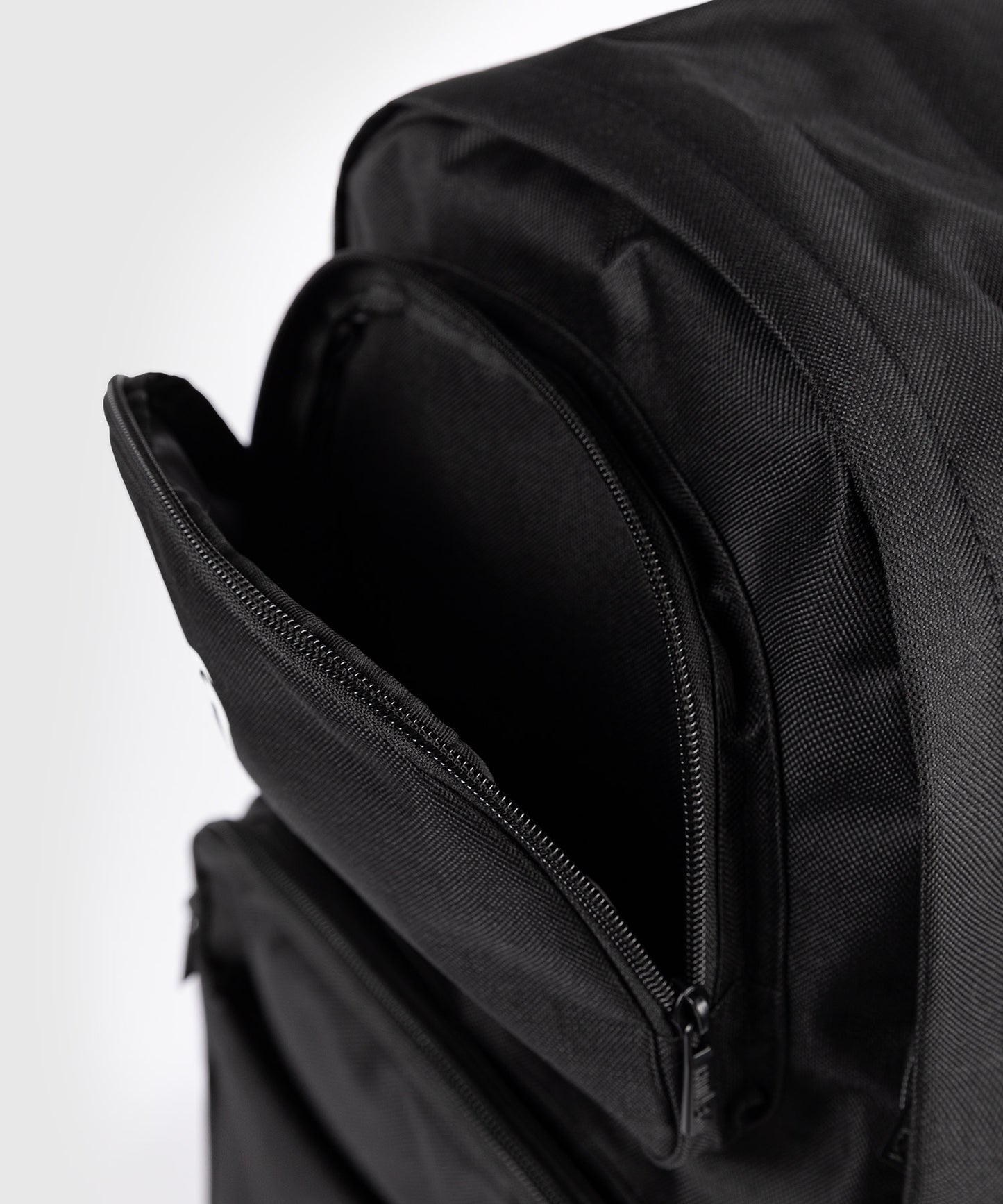 Venum Essential Rucksack (20-25L) - Schwarz