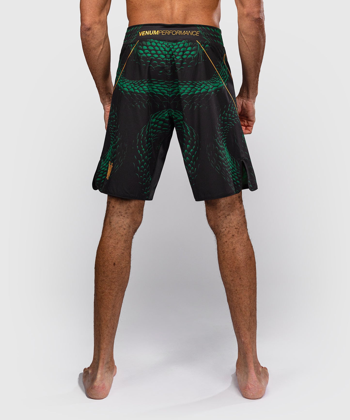 Venum Matupa Short de Combate - Negro/Verde/Oro