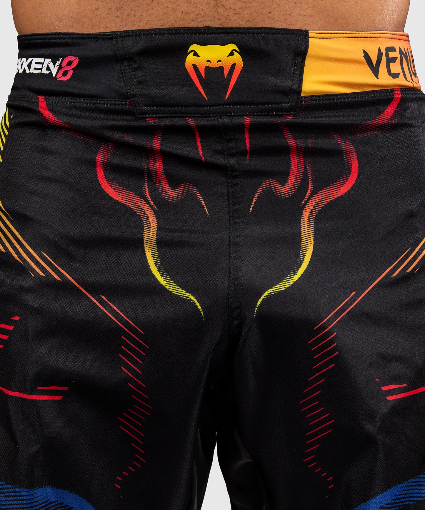 Venum x TEKKEN 8 Pantaloncini da Combattimento - Yoshimitsu - Nero/Arancione