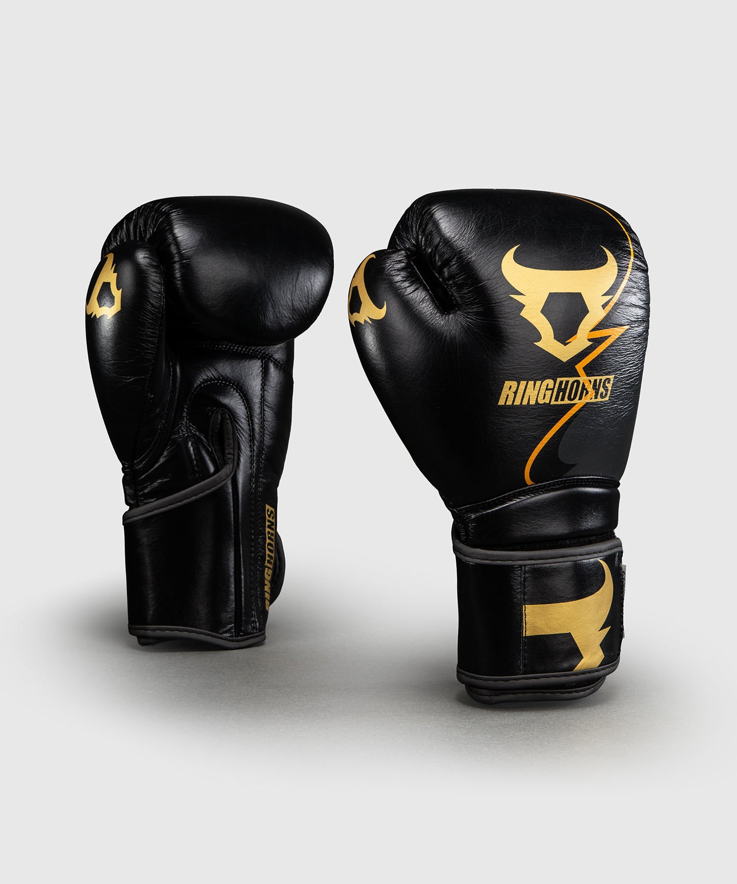 Ringhorns Charger by Venum Guantes de Boxeo Charger – Negro/Oro