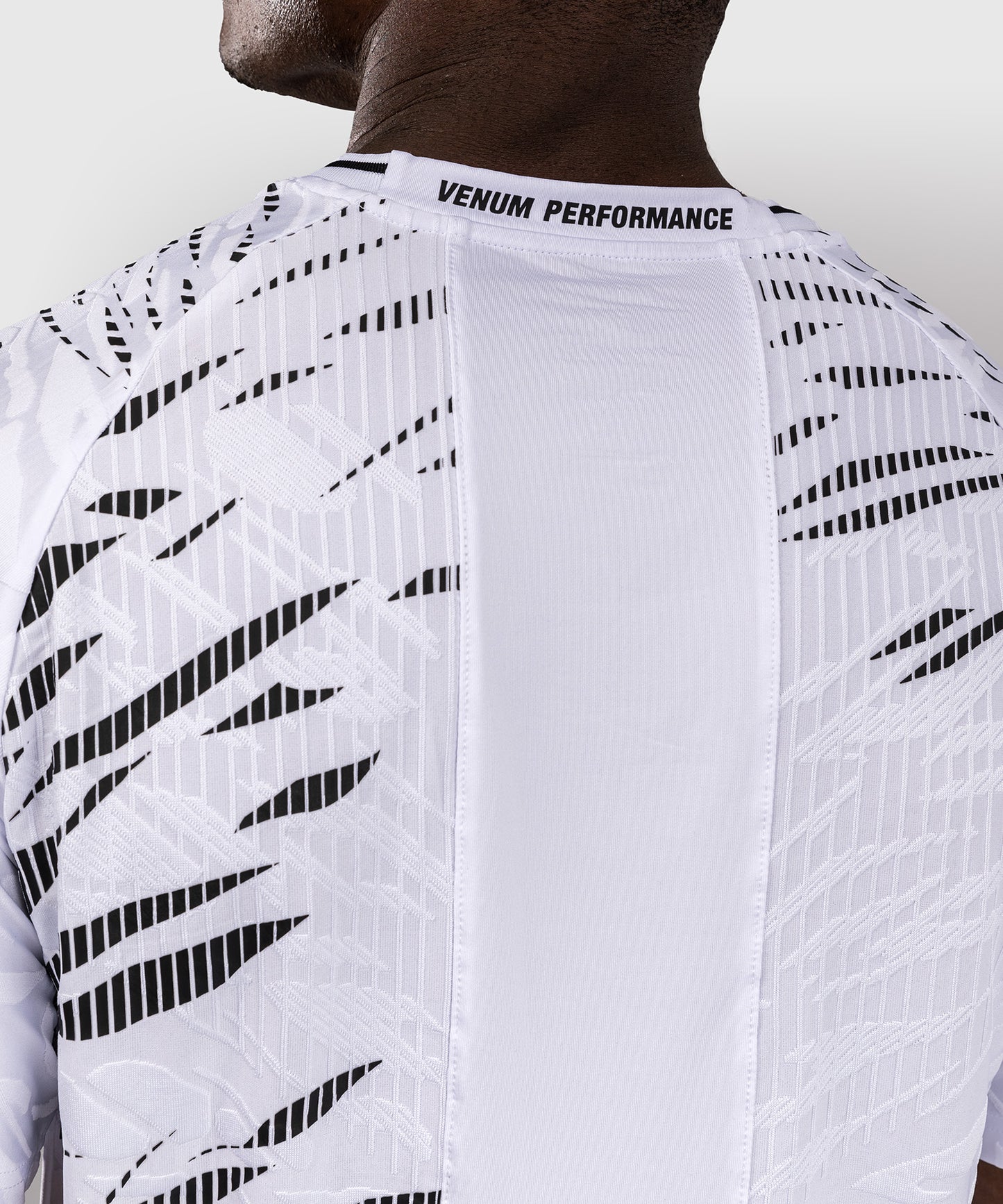 UFC Fusion by Venum Authentic Fight Night Dry-Tech T-Shirt für Männer - Weiß