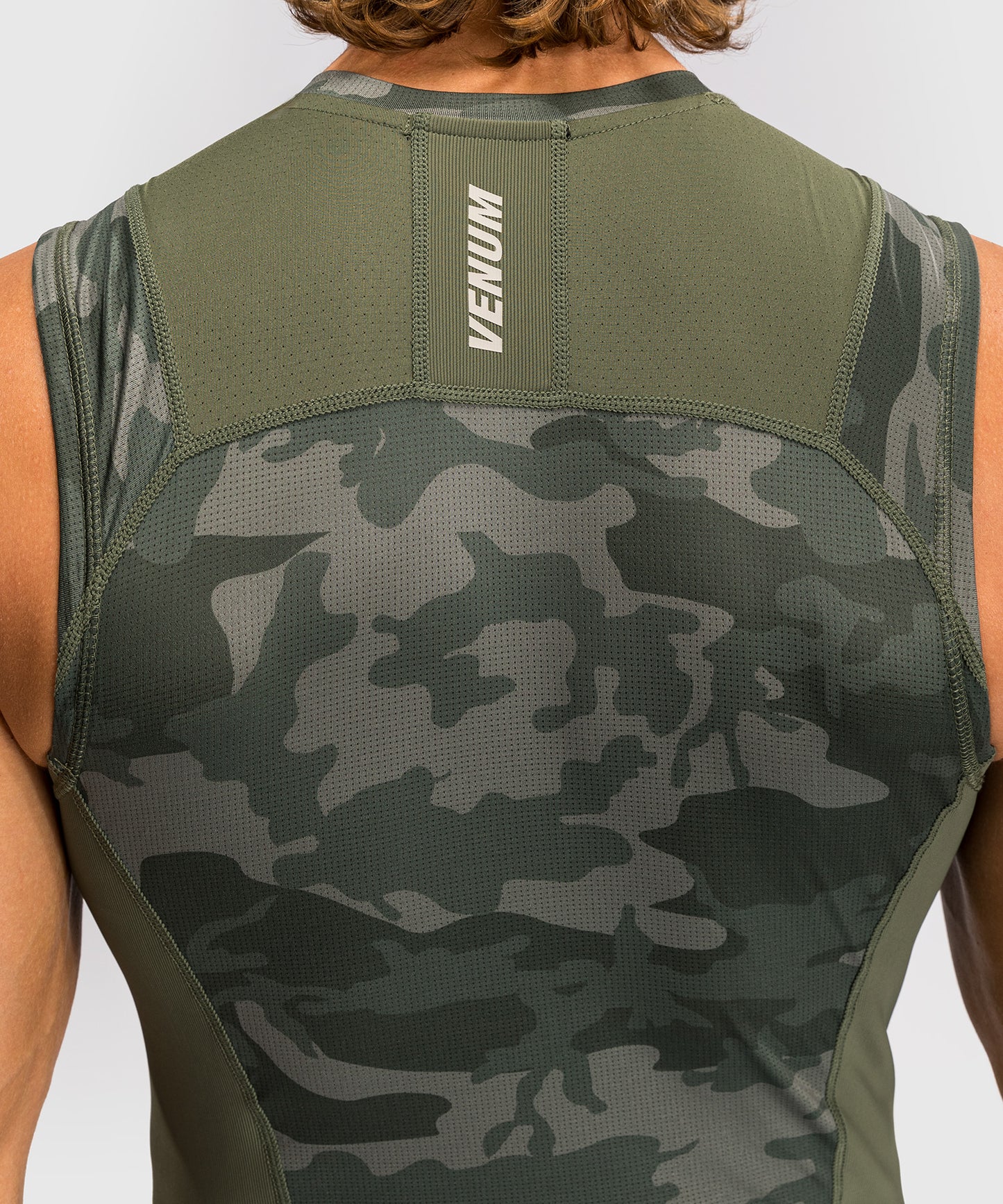 Venum G-Fit Air Ärmellose Rashguard für Herren - Camo Military