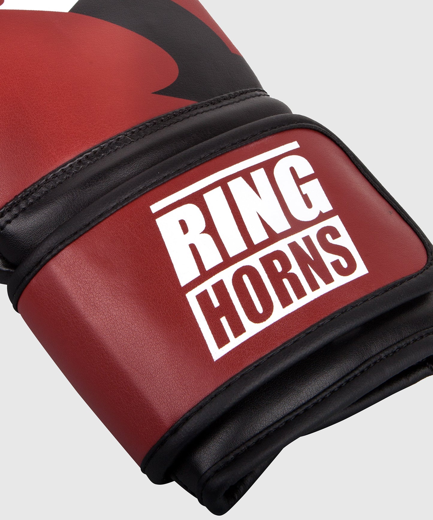 Ringhorns Charger boxing gloves - Red