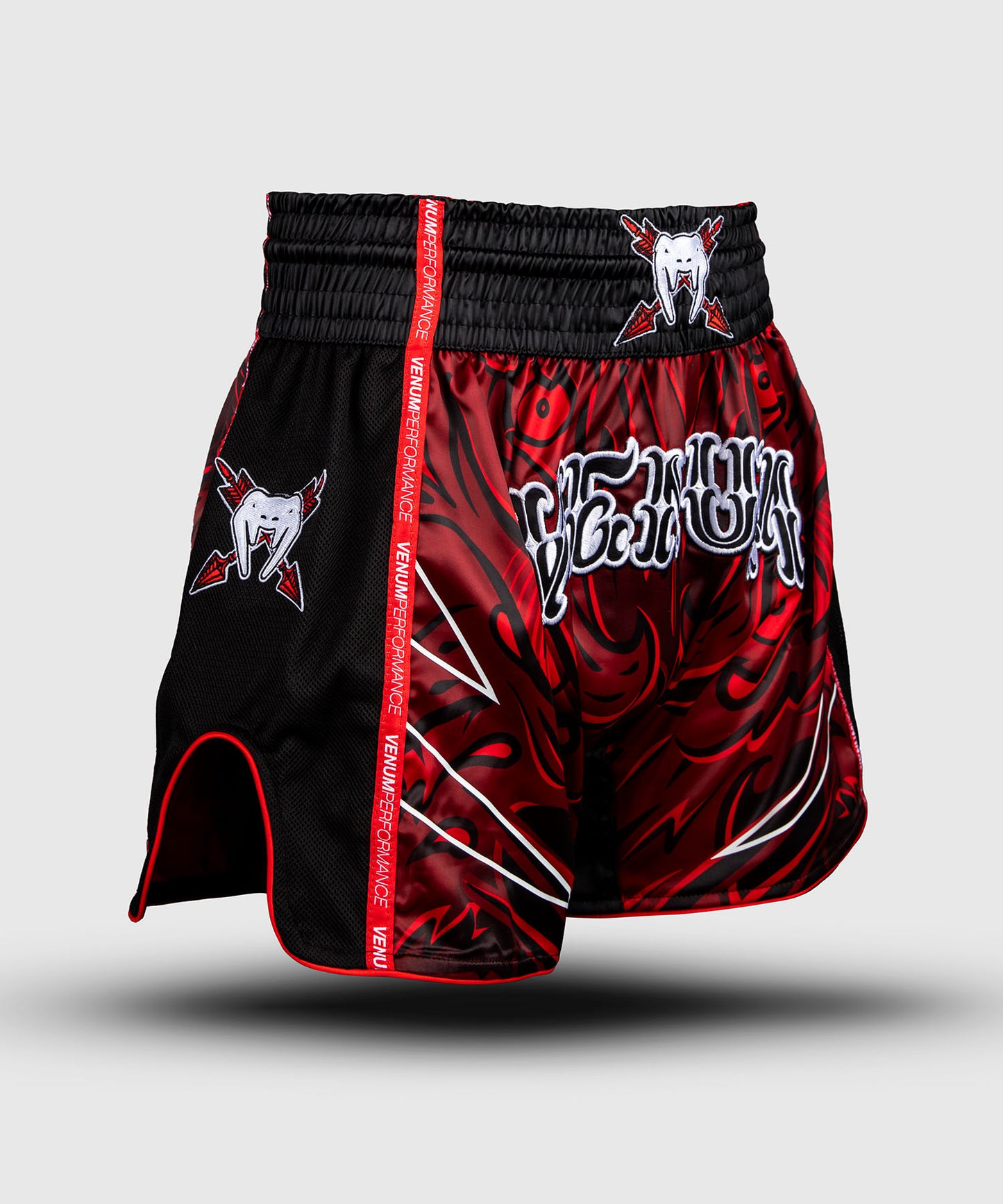 Short de Muay Thaï Venum Wolf Atak – Noir/Rouge