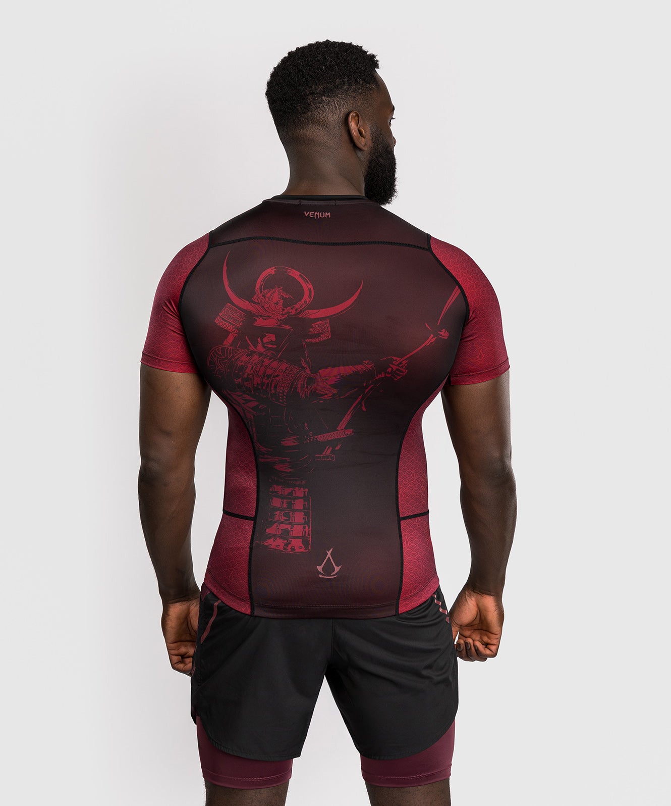 Men's Venum x Assassin's Creed: Shadows Short Sleeve Rashguard - Bordeaux/Black