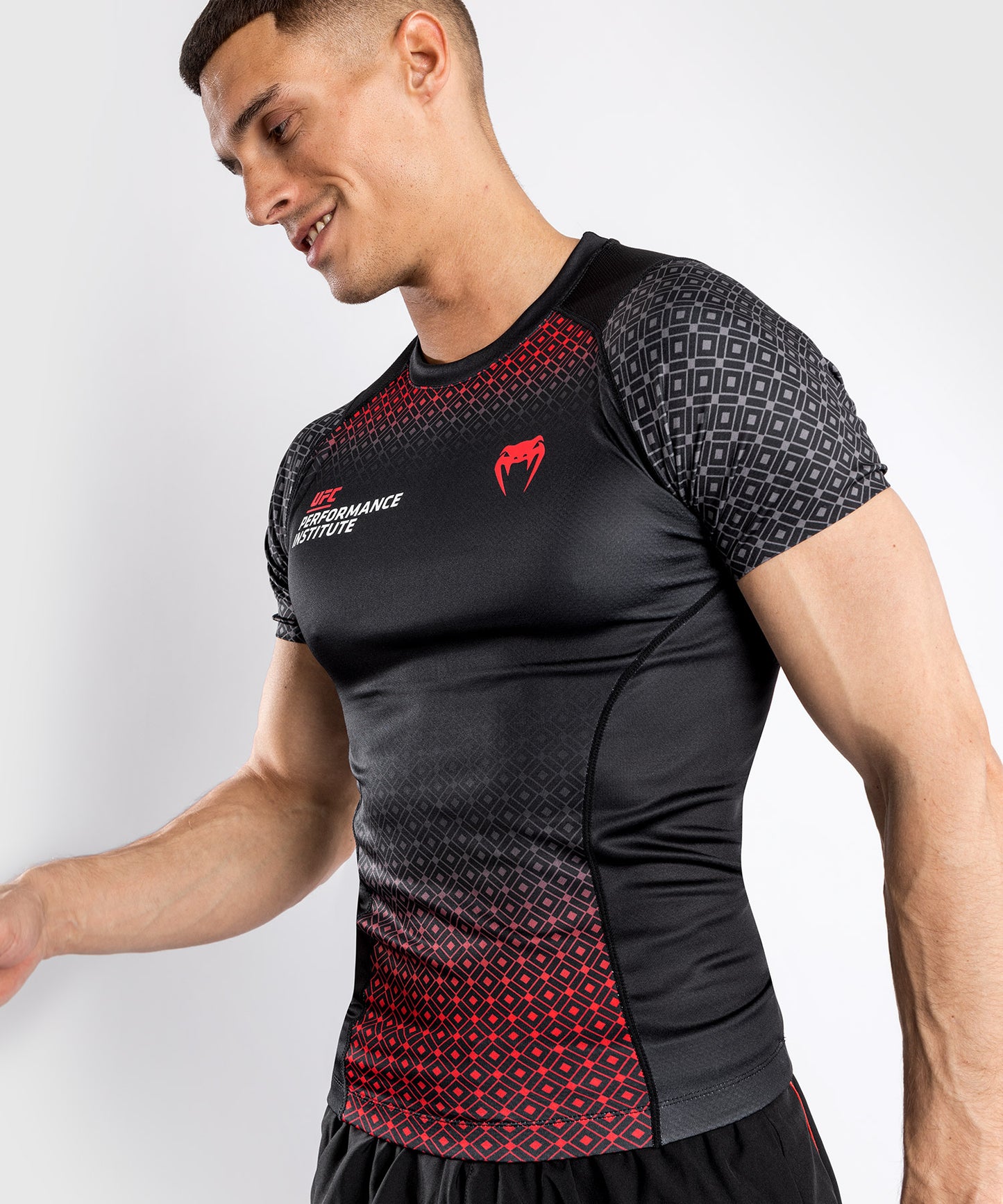 T-Shirt de Compression UFC Venum Performance Institute - Manches Courtes - Noir/Rouge