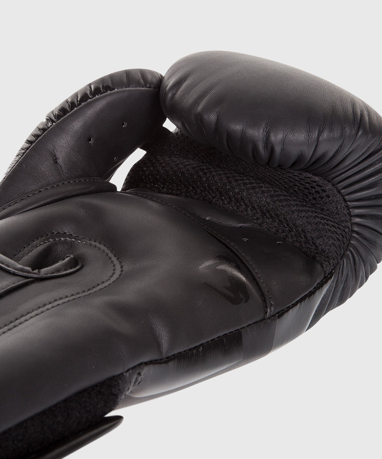 Venum Elite Boxing Gloves - Black – Dragon Bleu