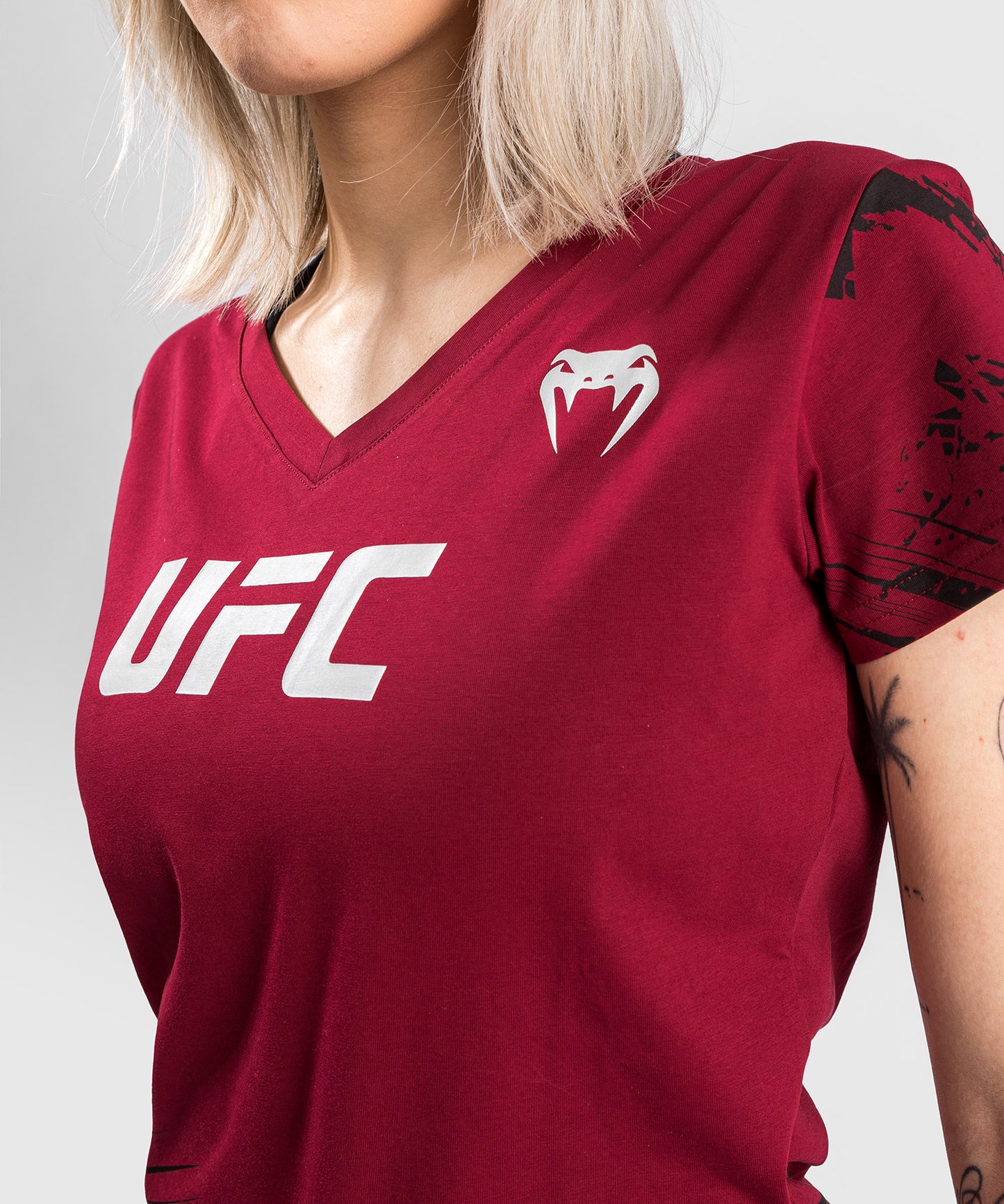 T-Shirt UFC Venum Authentic Fight Week 2.0 - Pour Femmes - Rouge