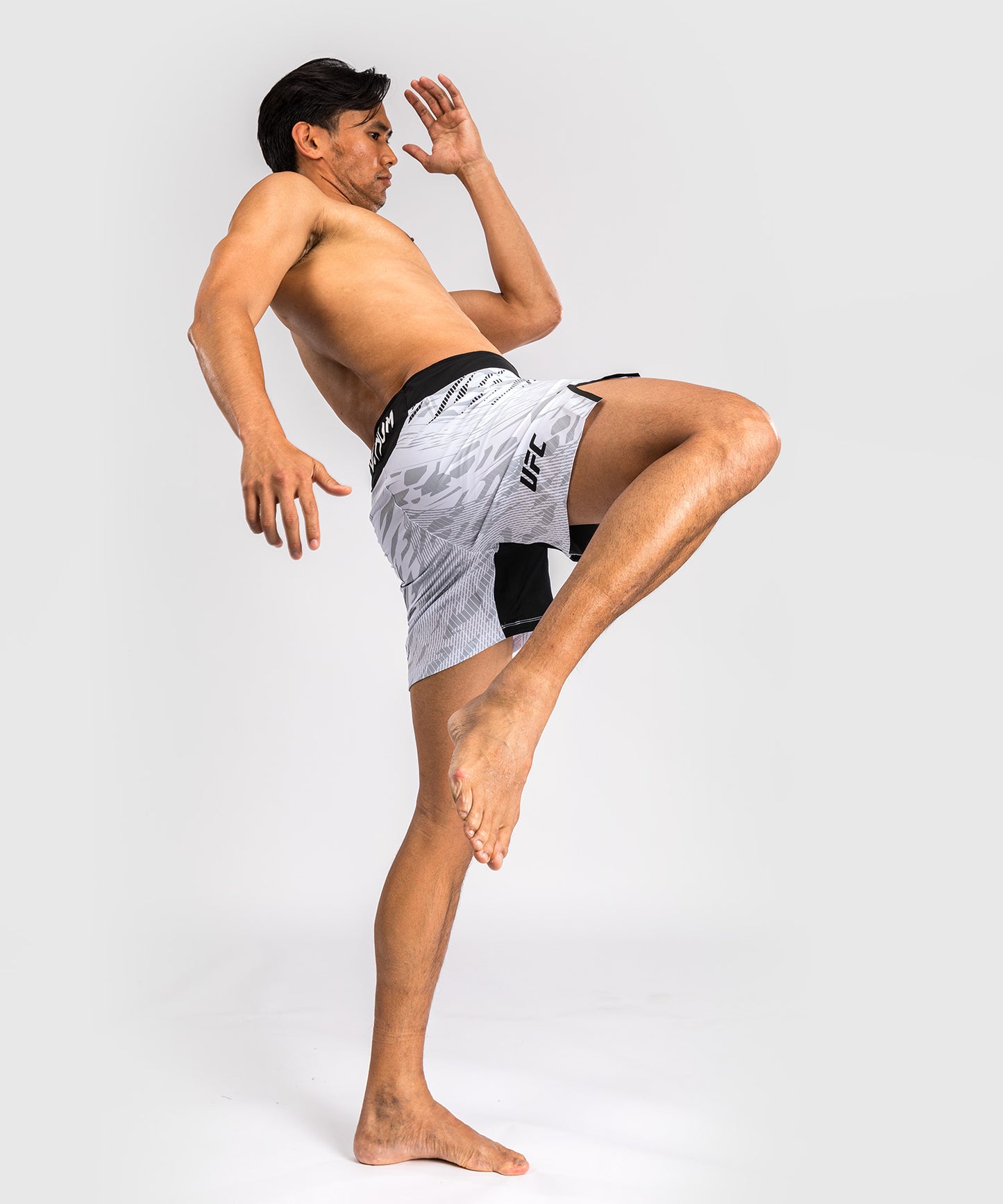 Shorts de Combat pour Hommes UFC Fusion by Venum Authentic Fight Night - Coupe Courte - Blanc